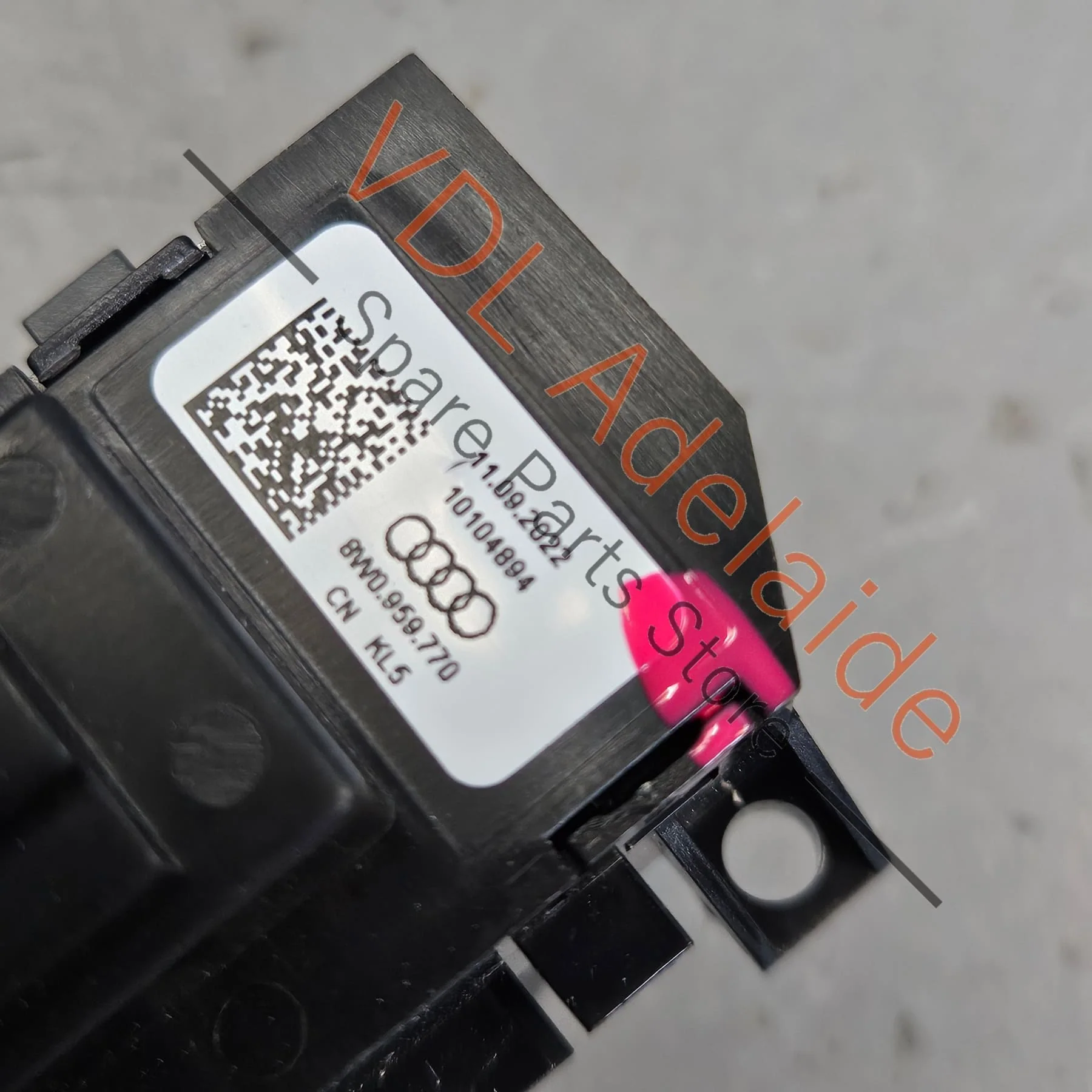 Audi e-Tron GT Switch for Memory Seat Right Side 8W0959770 5PR - Image 4