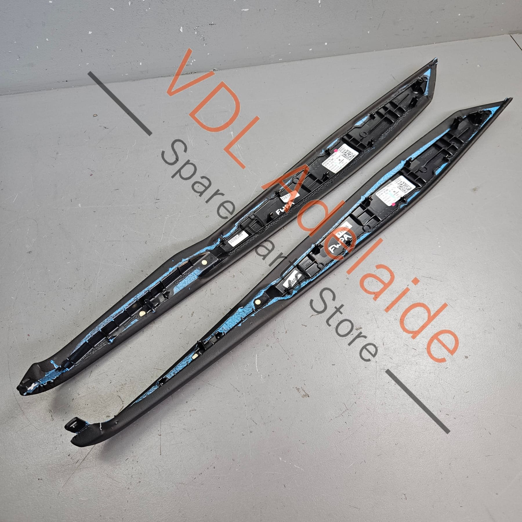 Pair of Audi e-Tron GT Interior Centre Console Leatherette Side Covers 4J3864147 38M 4J3864148 38M - Image 8