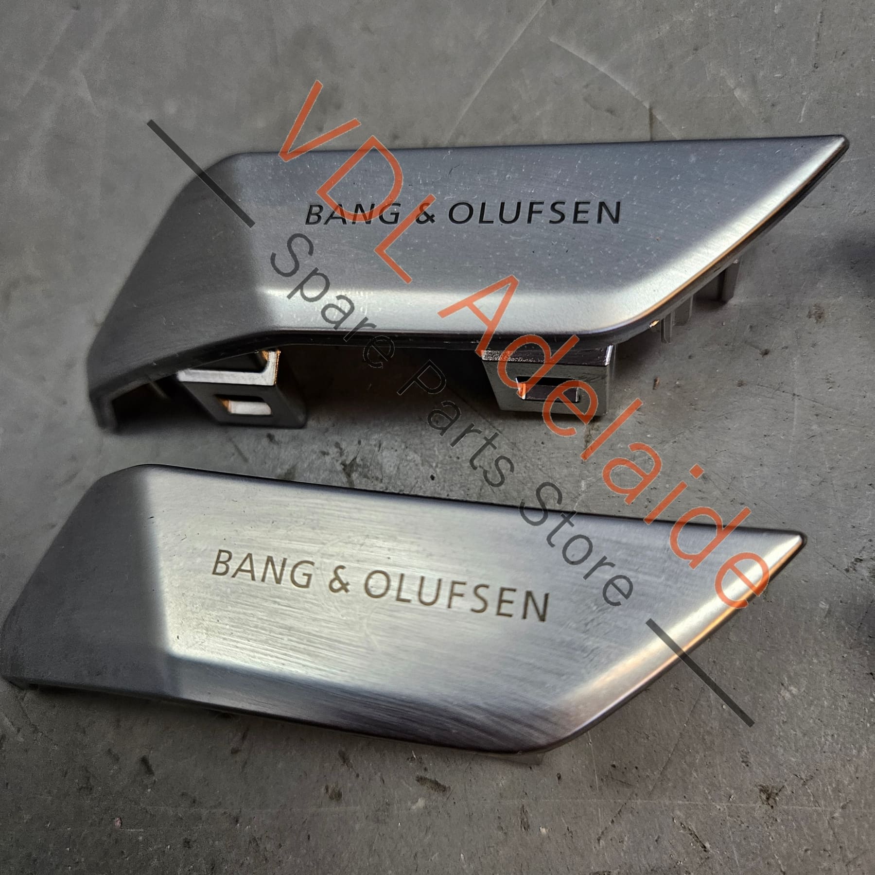 Audi e-Tron B&O Bang & Olufsen Door Trim Emblem set 4J3853679A 3Q7 4J3853680A 3Q7 - Image 5