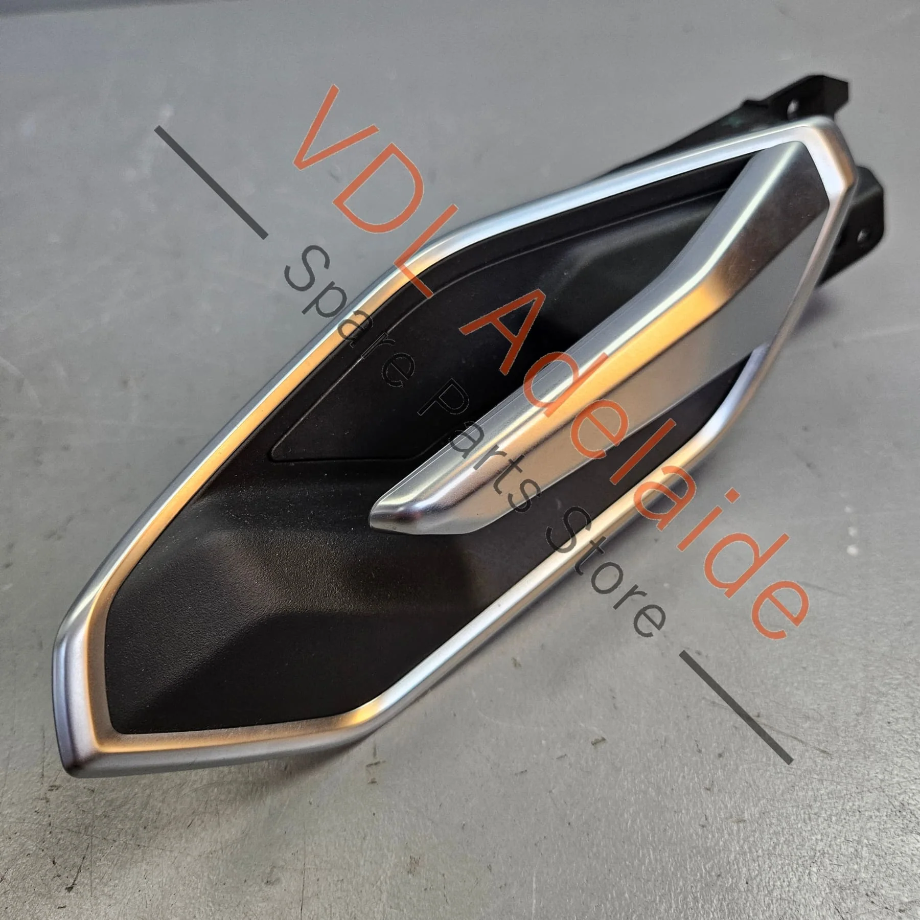 Audi e-Tron Interior Door Handle Pull Right Rear 4KE839020D 4PK - Image 3