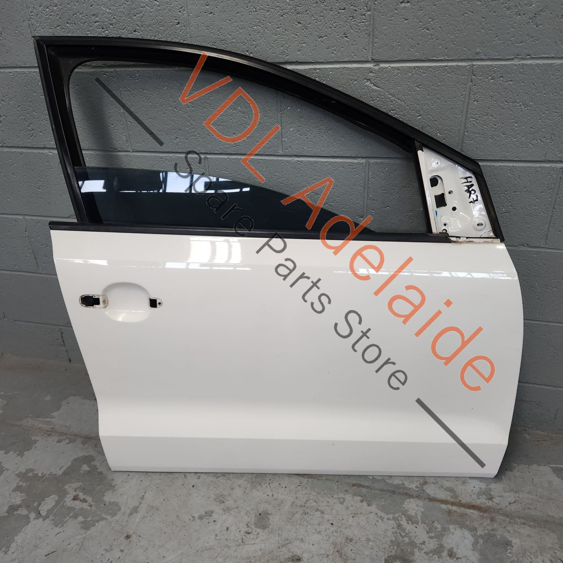 VW Polo 6R Front Right Door Shell Panel Candy White B4 / B9A