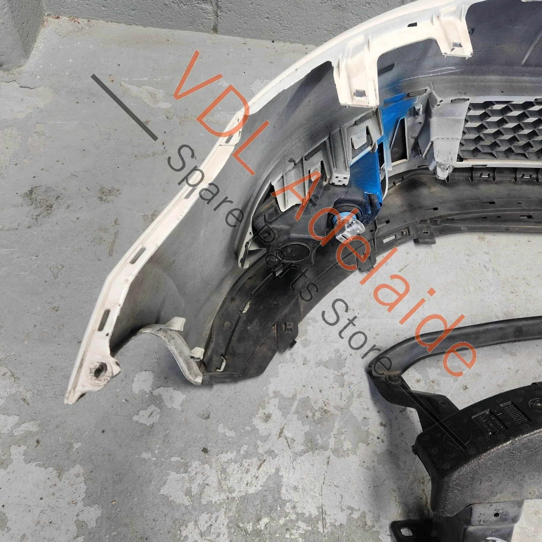 VW Polo MK5 6R Gti Front Bumper & Grille Assembly with Reo Candy White B4 / B9A - Image 7