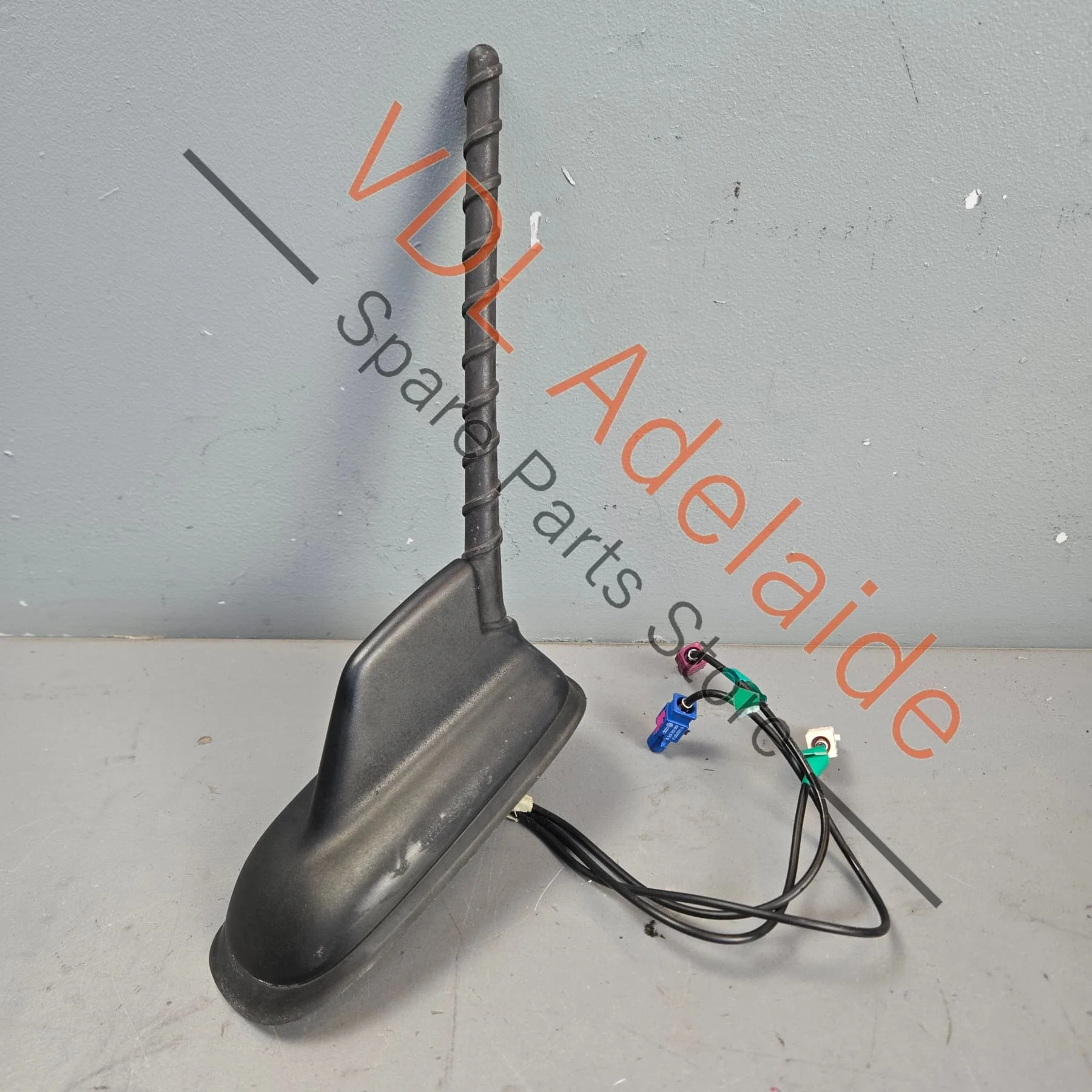 VW Rod Type Shark Fin Antenna 6R0035501C 6R0035849