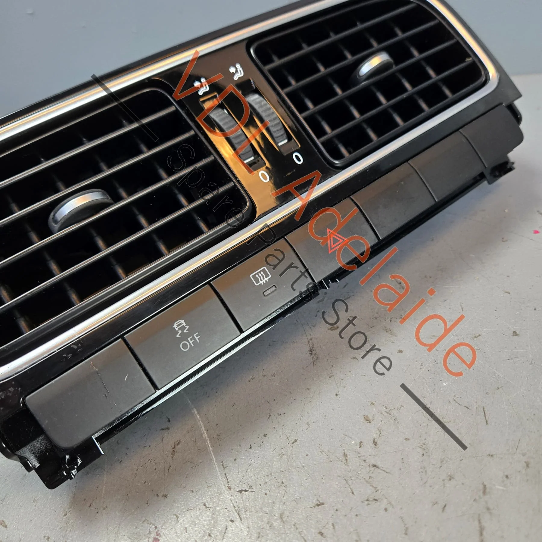 VW Polo MK5 6R Gti Centre Air Vent for Air Conditioning 6RF819728C N0R Gloss Black - Image 4