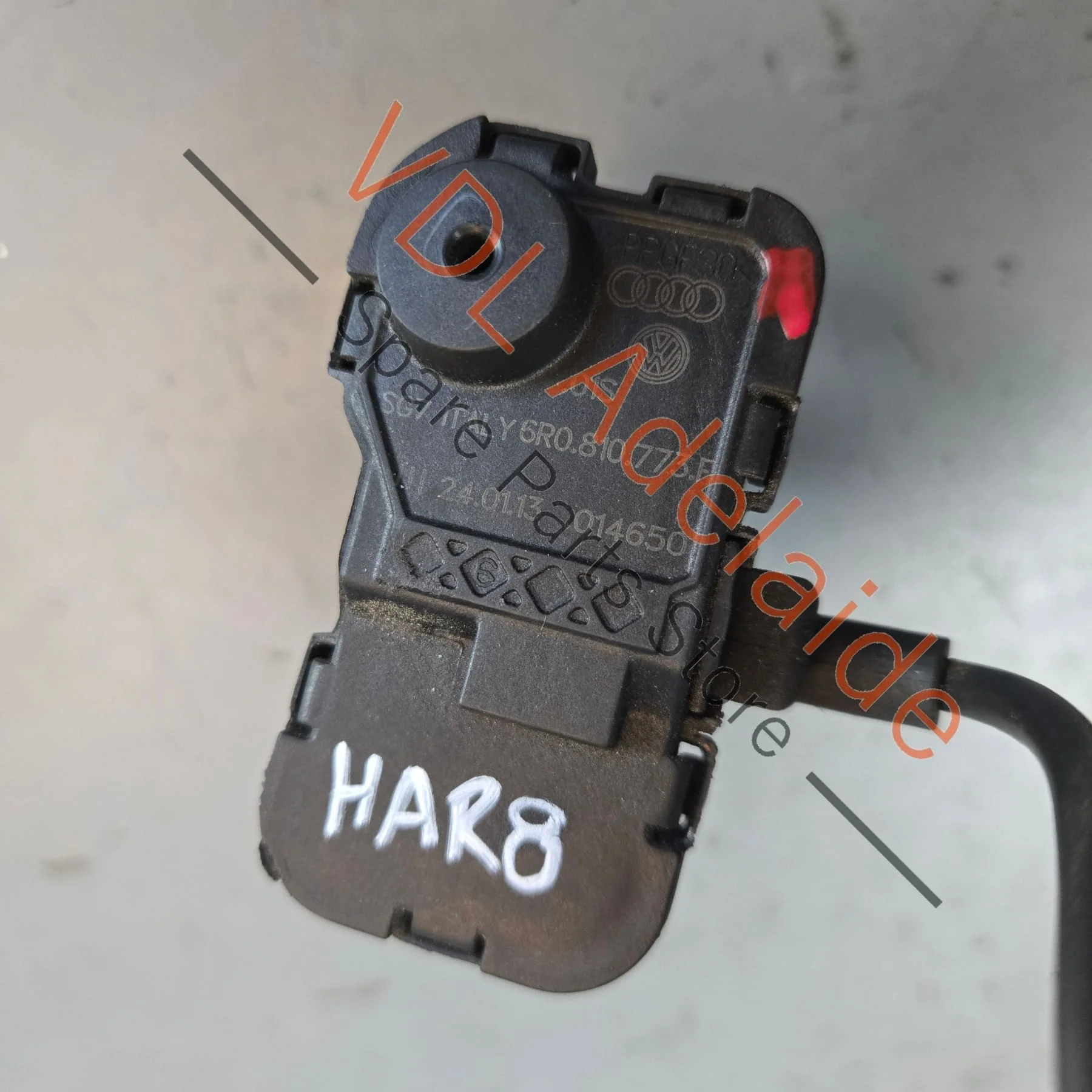 VW Polo MK5 6R Fuel Door Actuator Motor 6R0810773F - Image 4