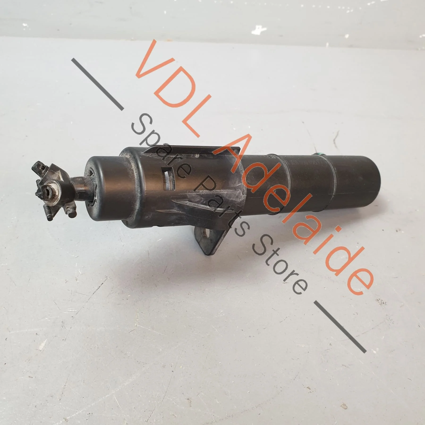 VW Golf R MK6 Headlight Washer Carrier With Spray Nozzle Left 5K0955103A - Image 5