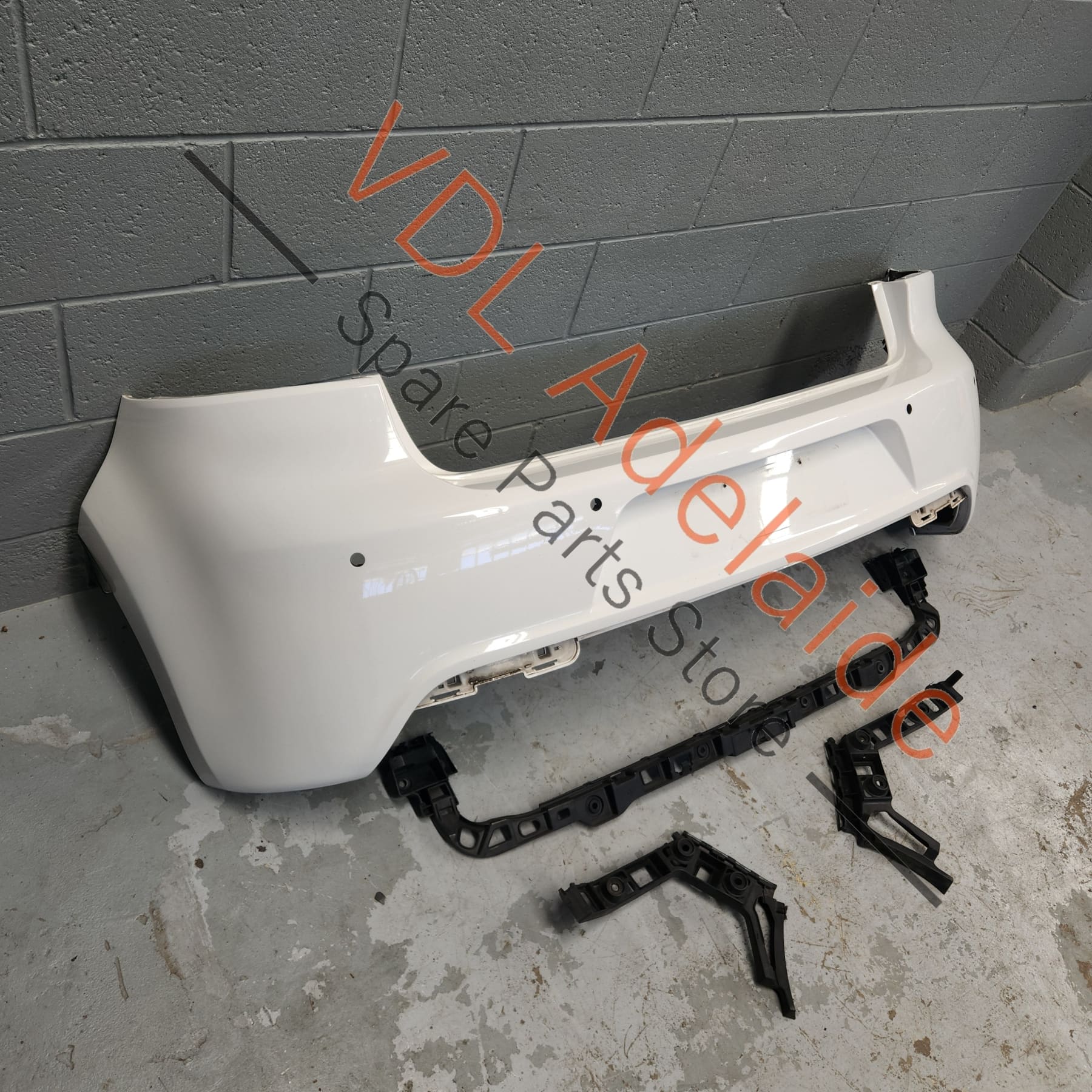 VW Golf R MK6 Rear Bumper Bar Cover Candy White B4B4 5K6807417L - Image 3
