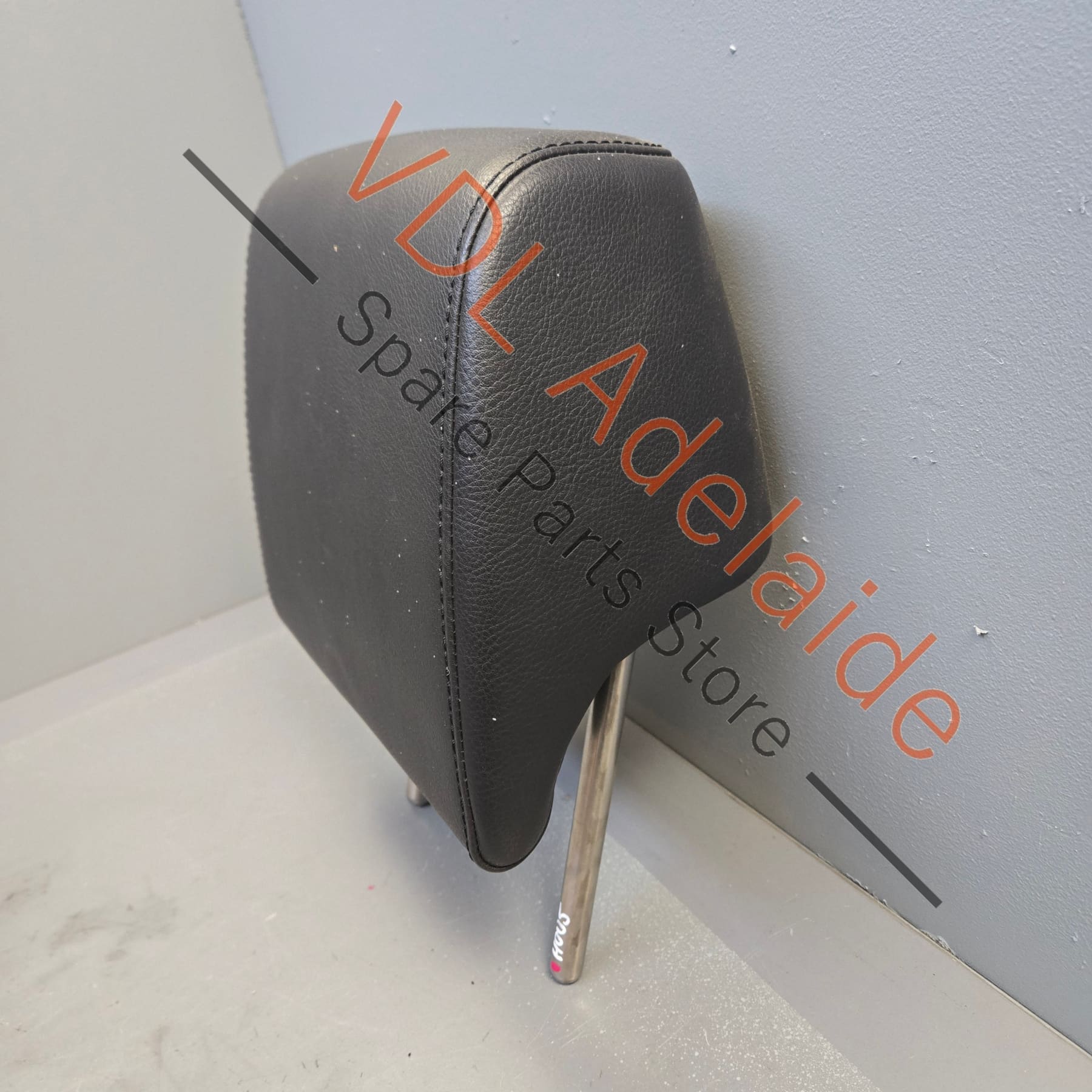 VW Golf MK6 Rear Seat Headrest Leather Suits left or right position 5K0885901A WYE - Image 3