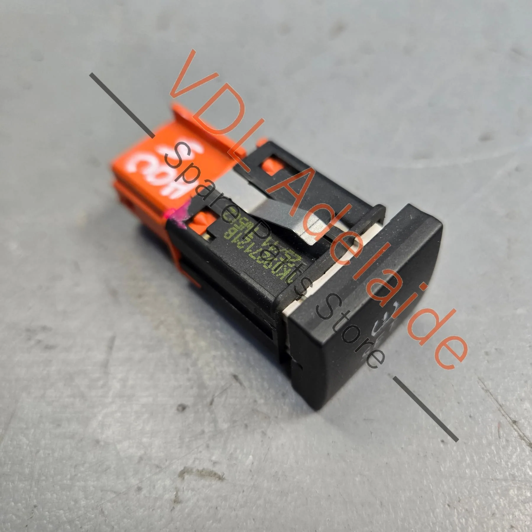 VW Golf MK6 Push button Switch for tyre pressure warning 1K0927121B - Image 2