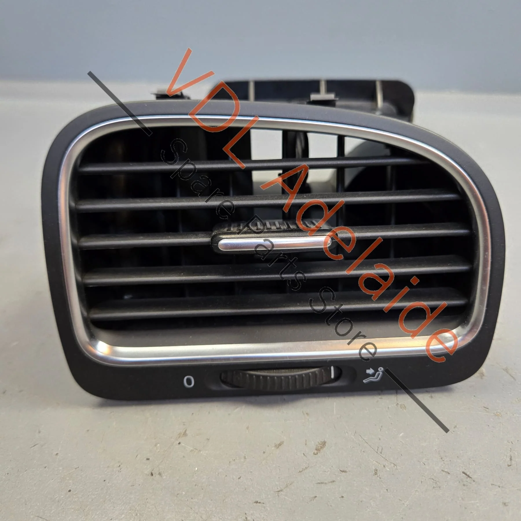 VW Golf MK6 Right Dash AC Air Vent Interior Trim 5K0819704K - Image 2