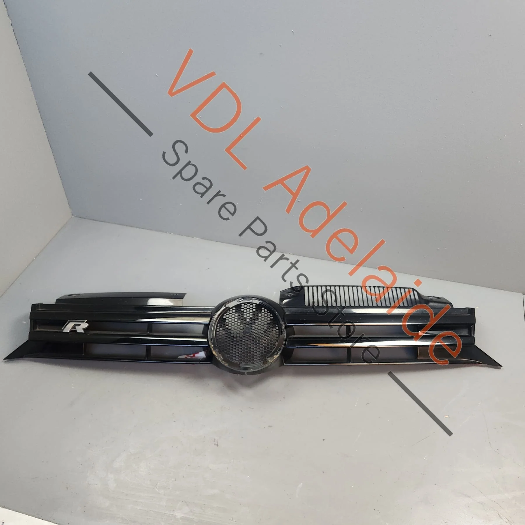 VW Golf R MK6 Front Grille Gloss Black **Damaged Stock**  5K0853651BF