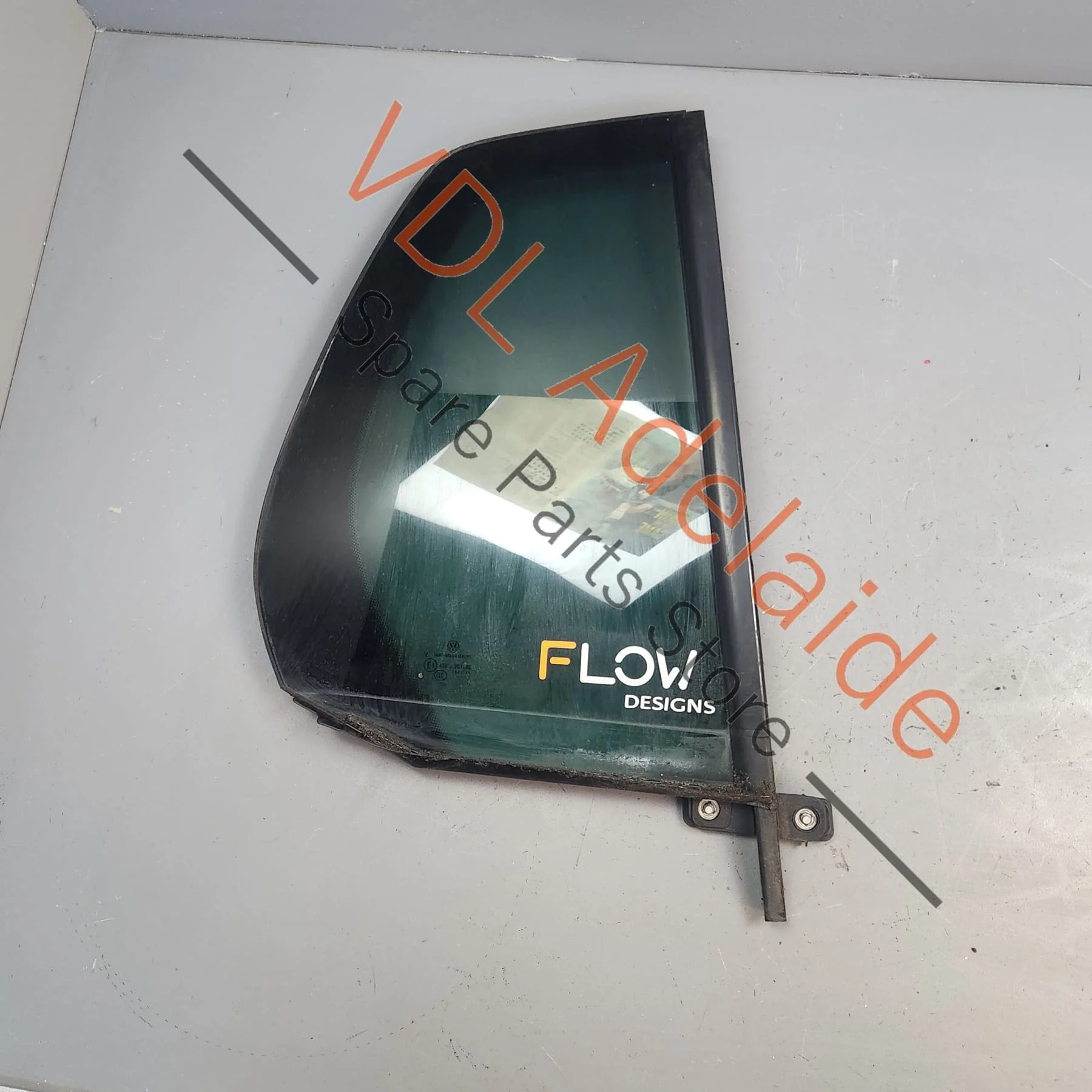 VW Golf MK6 Rear Right Door Quarter Window 5K6845214F - Image 4