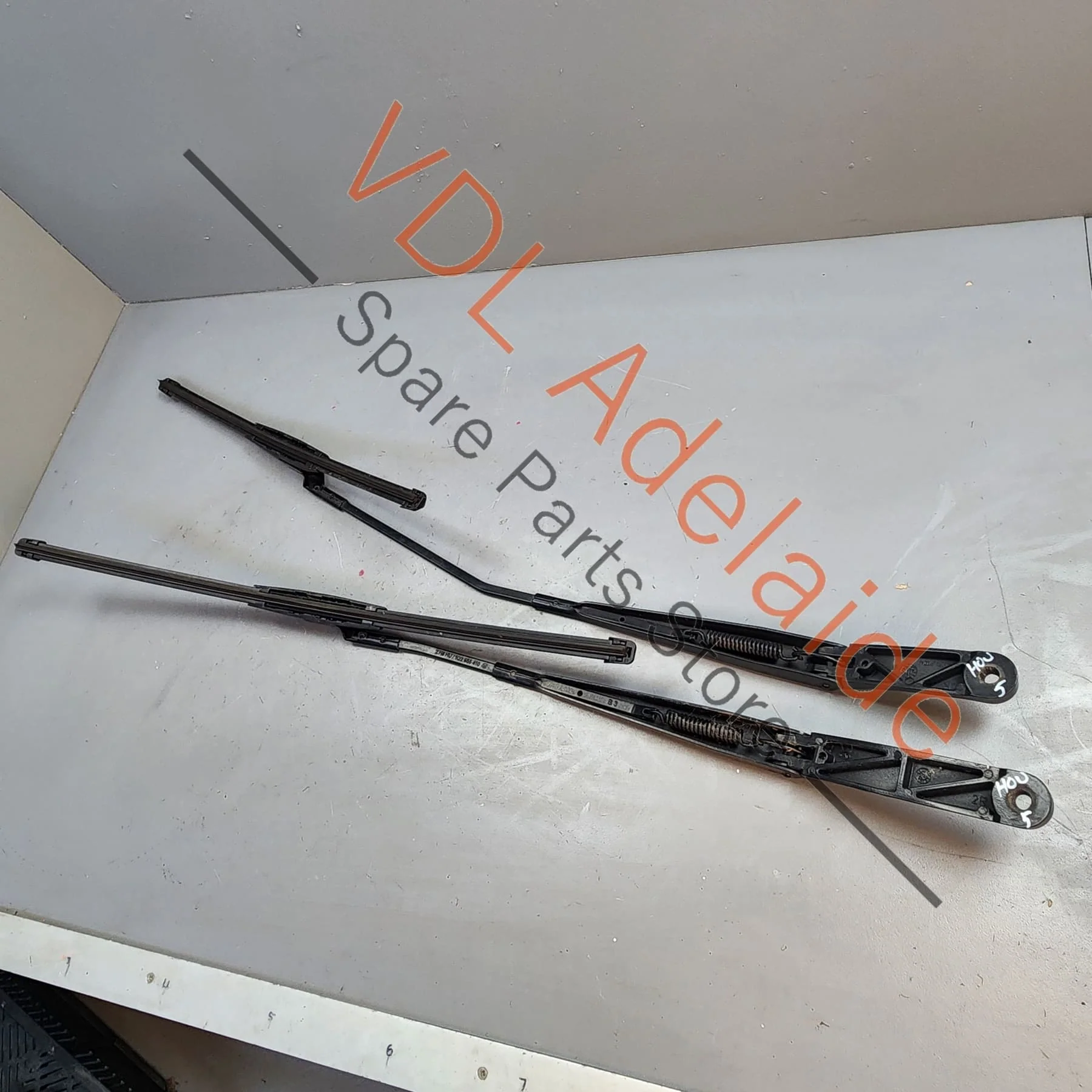 VW Golf MK6 Windscreen Wiper Arms Arm Left & Right - Image 2