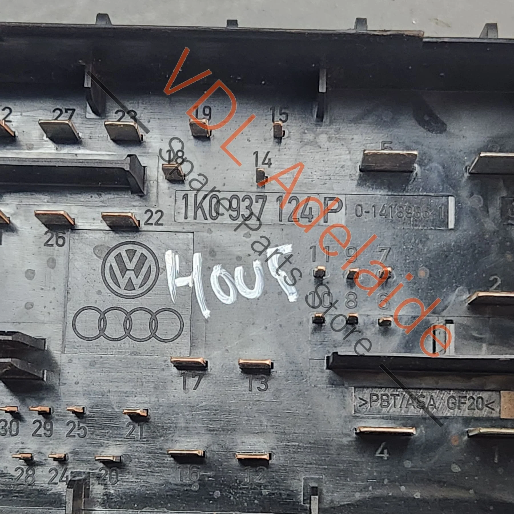 VW Golf R MK6 Front Engine Compartment Fuse & Relay Panel Box 1K0937124K - Image 3