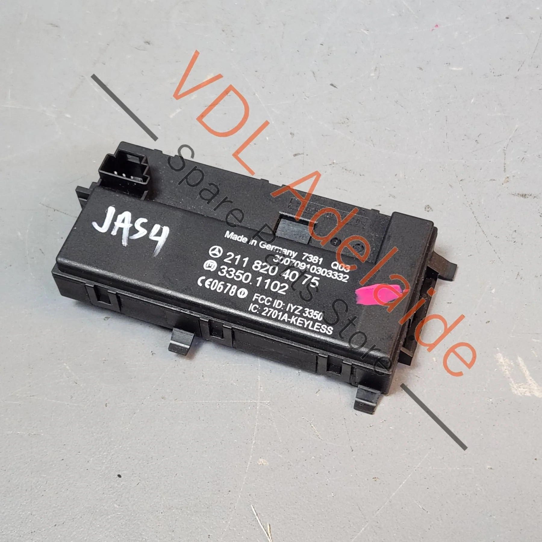Mercedes W211 Keyless Entry Sensor Module A2118204075 - Image 2