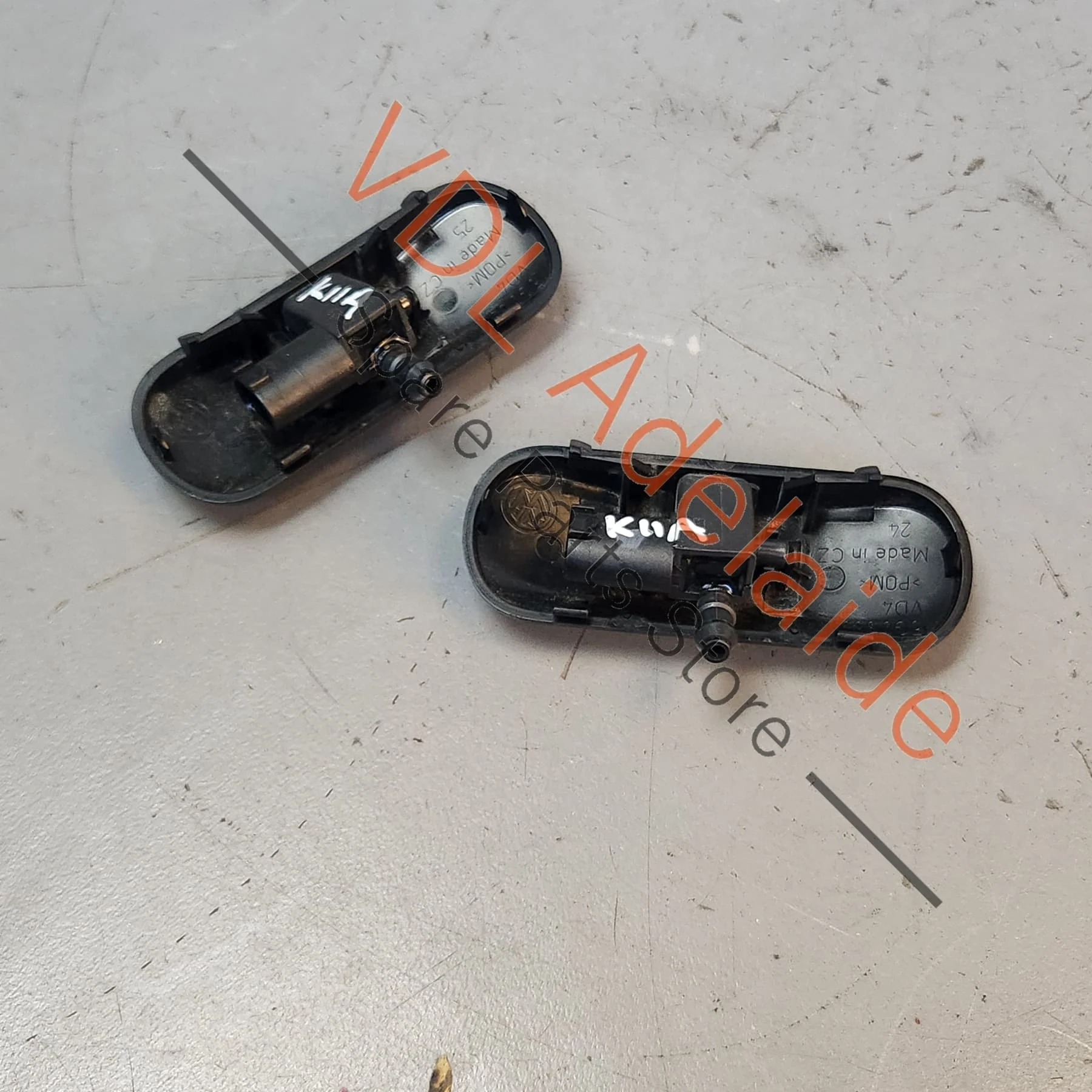 VW Golf MK8 Cupra Born Windscreen Washer Jet Set (pair) 5G0955986 - Image 2