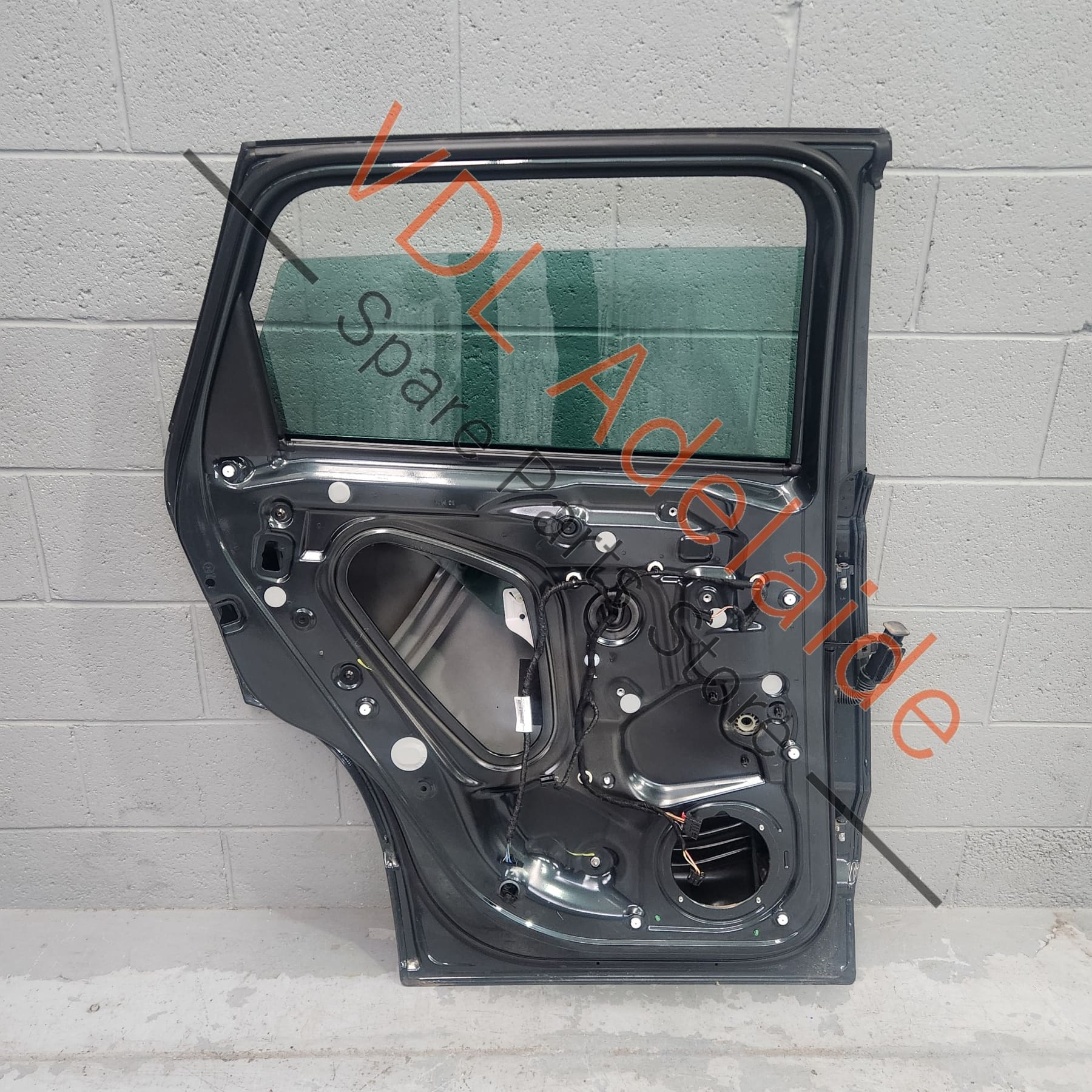 Cupra Ateca Rear Left Door Shell w Glass 9S / X6T Camouflage Green Metallic 575833051J - Image 4