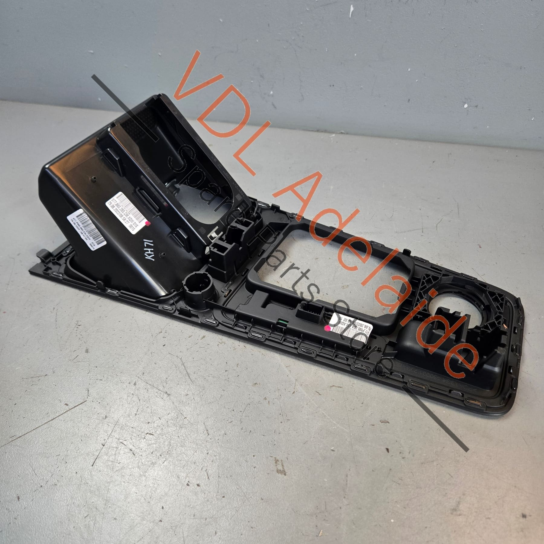 Cupra Ateca Centre Console Shifter Surround Trim Silver 577863283CM 577863350B 577863279 9DG - Image 7