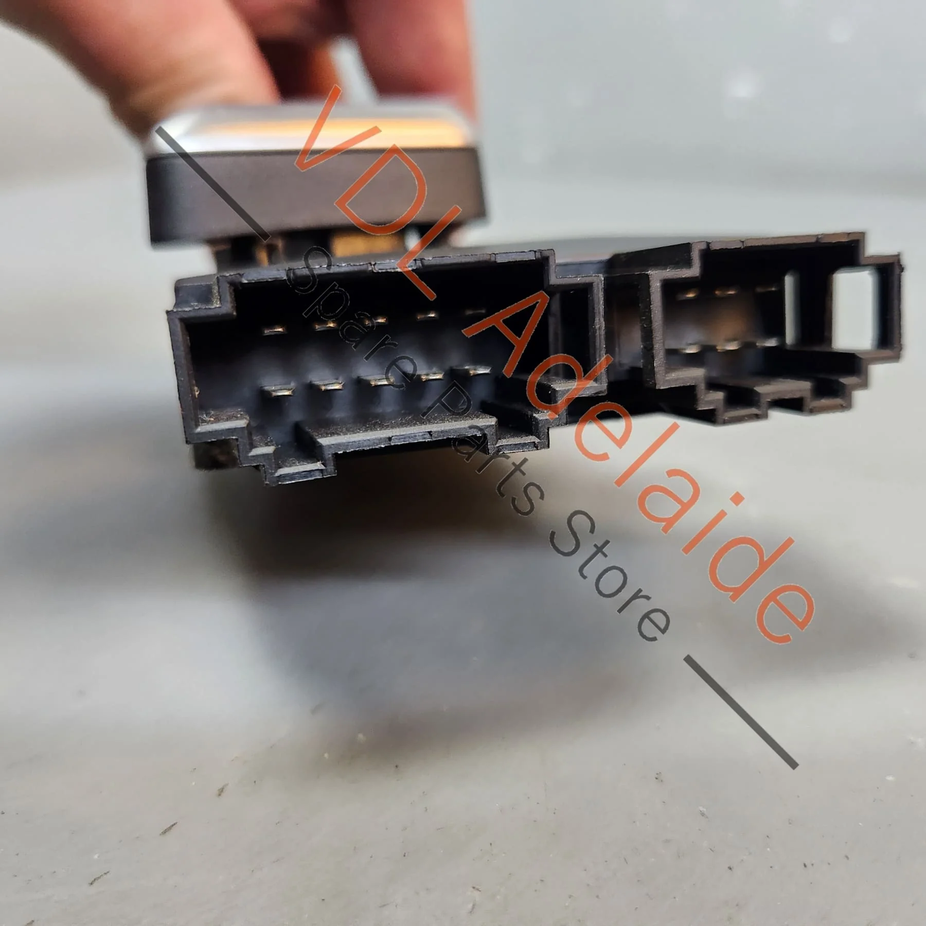 Audi A4 B8 8K Seat Adjustment Switch for Front Right Driver RHD 8K0959748C - Image 8