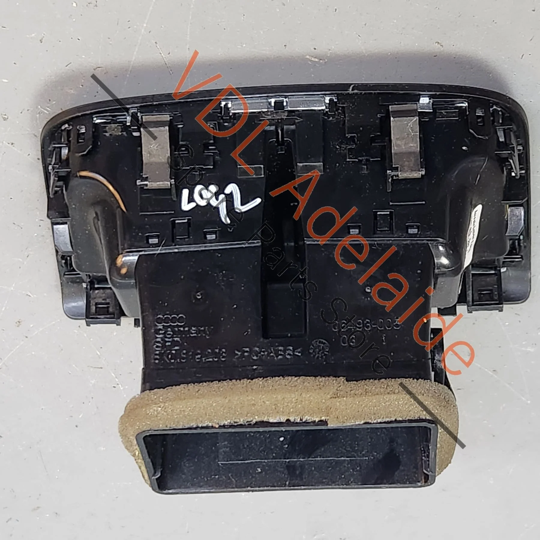 Audi A4 B8 8K Rear Centre Console Air AC Vent Grille 8K0819203J - Image 3