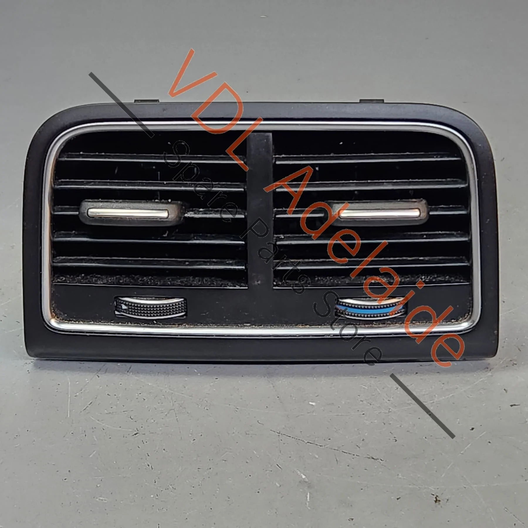 Audi A4 B8 8K Rear Centre Console Air AC Vent Grille 8K0819203J - Image 9