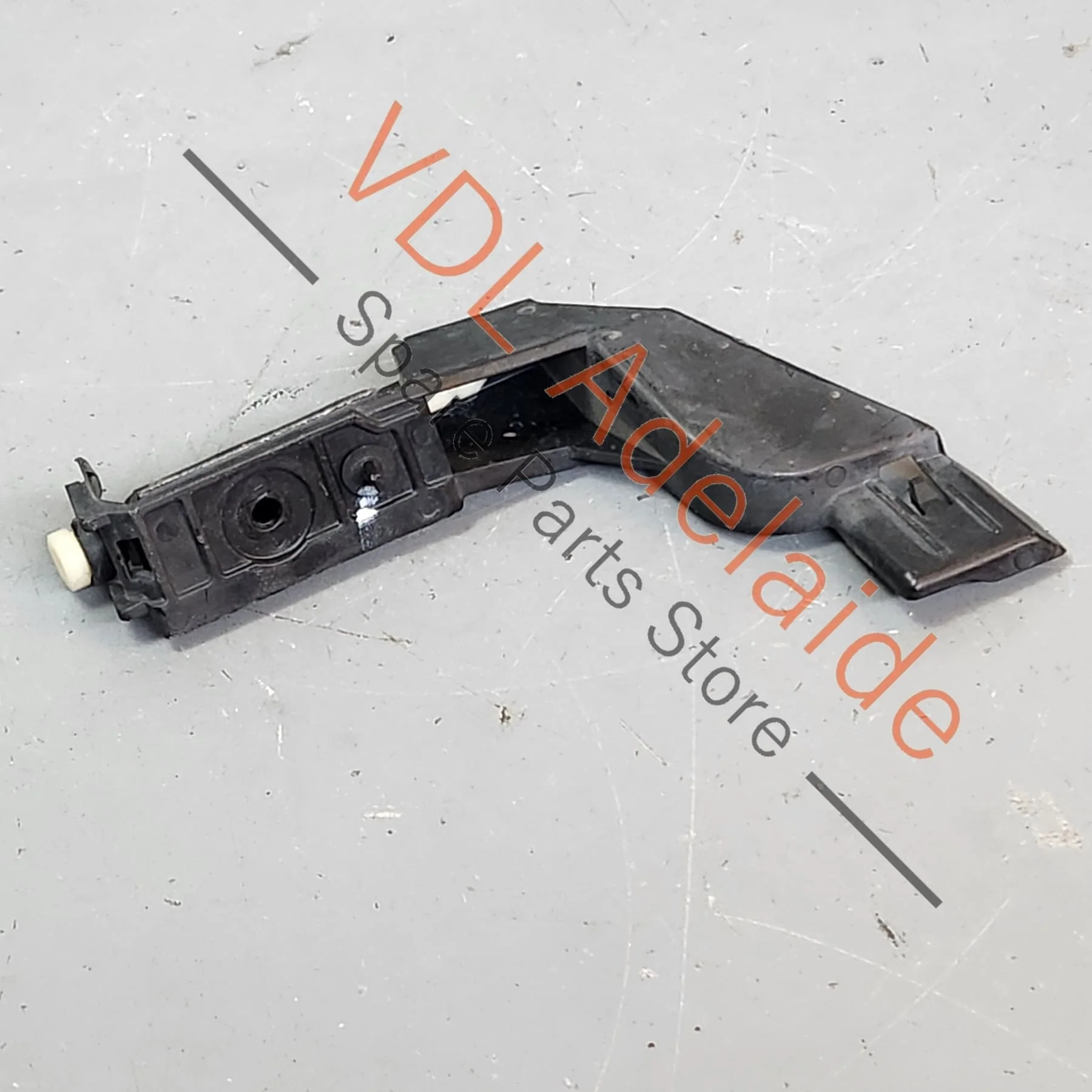 Audi A4 B8 8K Rear Bumper Carrier Guide Upper Right Section Bracket 8K5807890A - Image 6