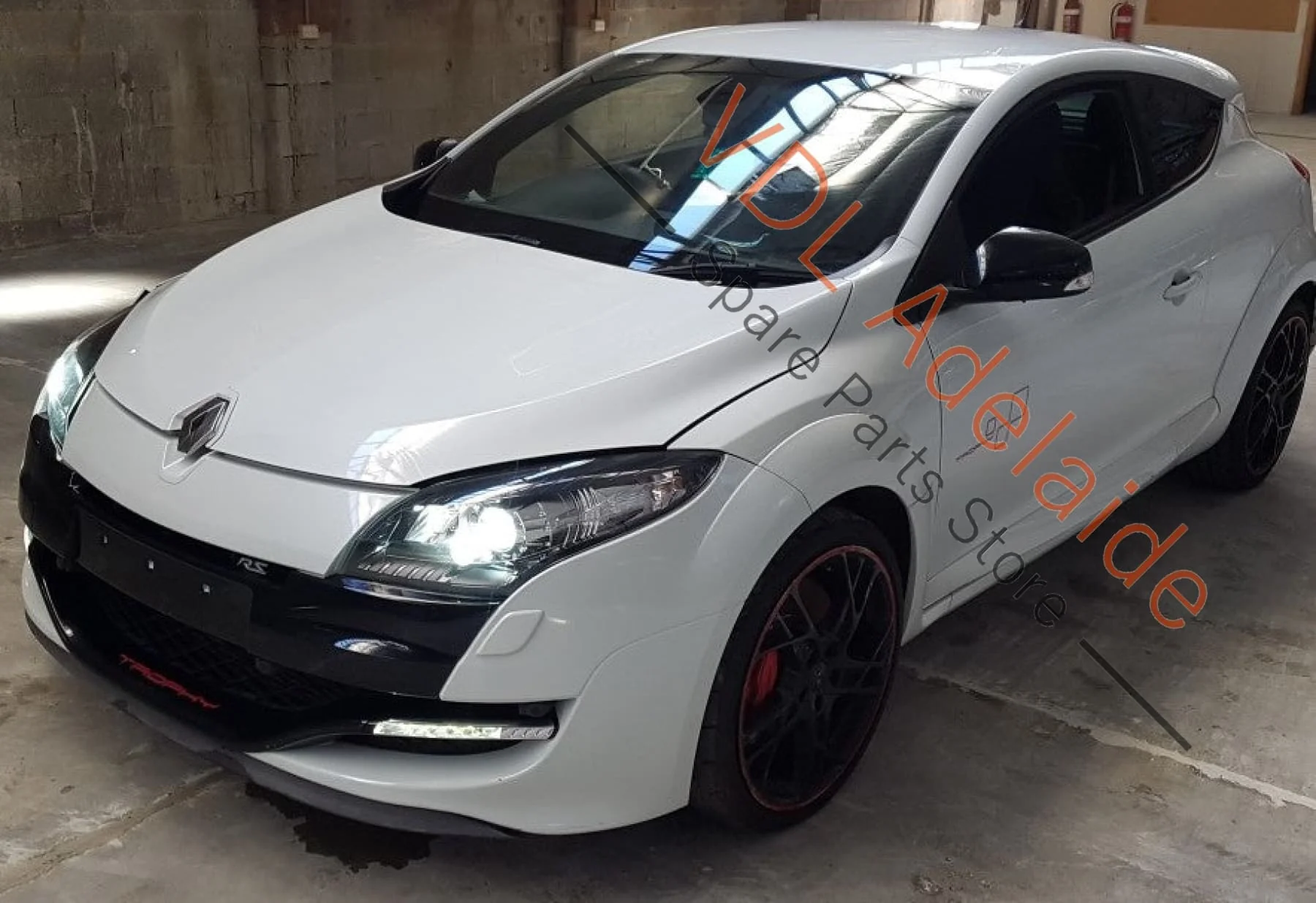 Renault Megane Left Side Rear Exterior Body Molding 768579138R 768570131R Blanc Glacier - Image 4