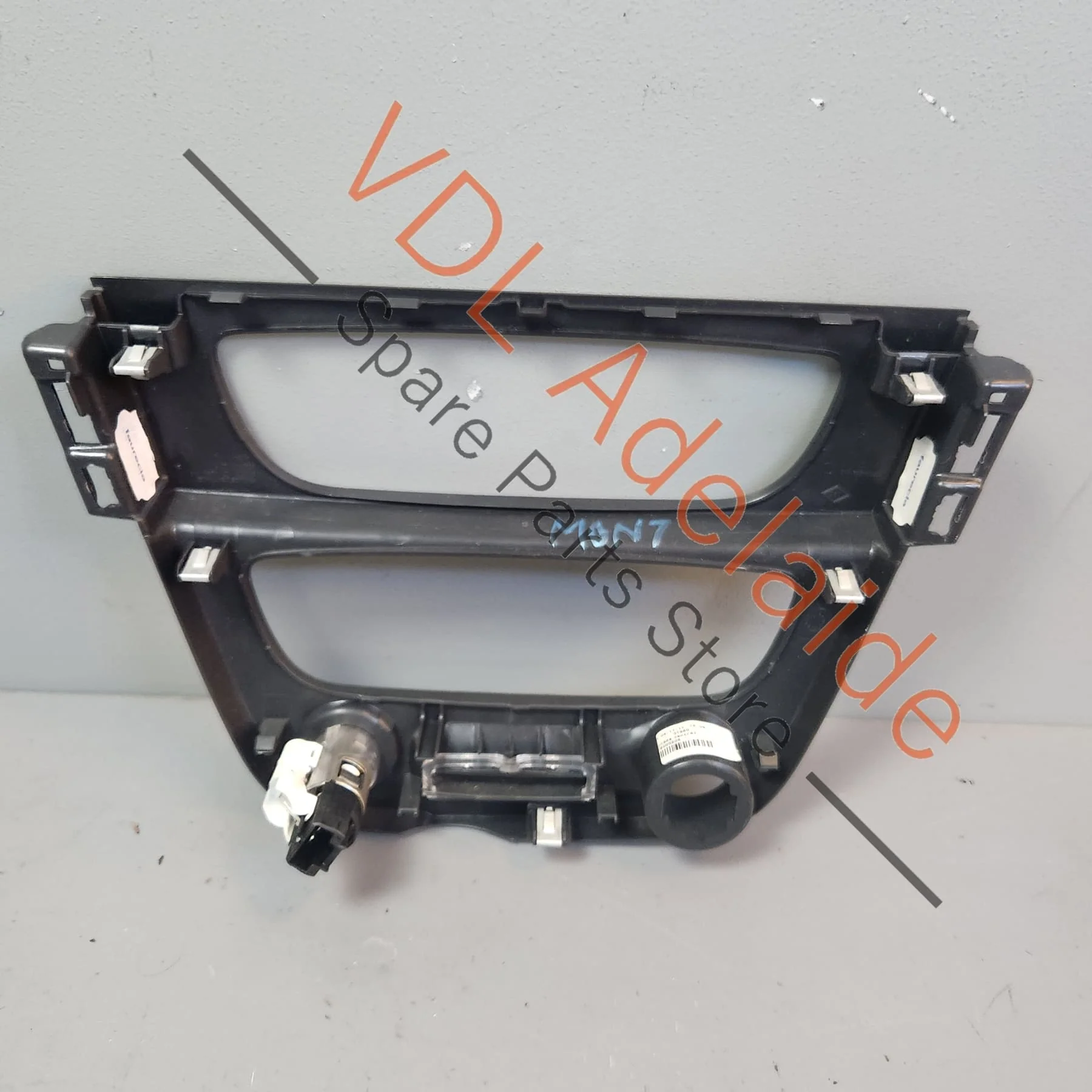 Renault Megane 3 III Dashboard Radio Unit Interior Trim 682600020R - Image 4
