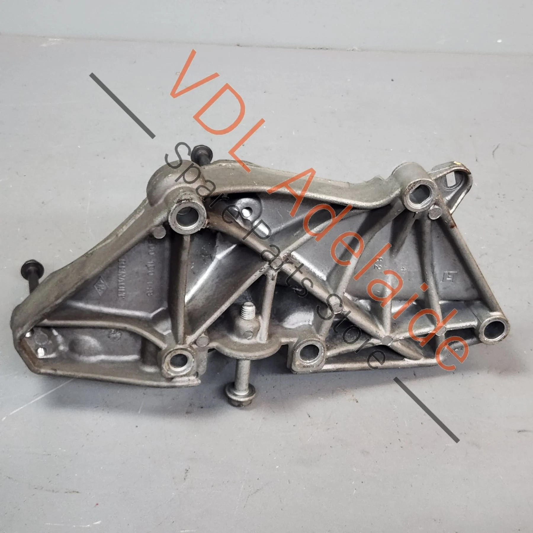 Renault Aluminium Engine Bracket Alternator Support 8200100148 - Image 6