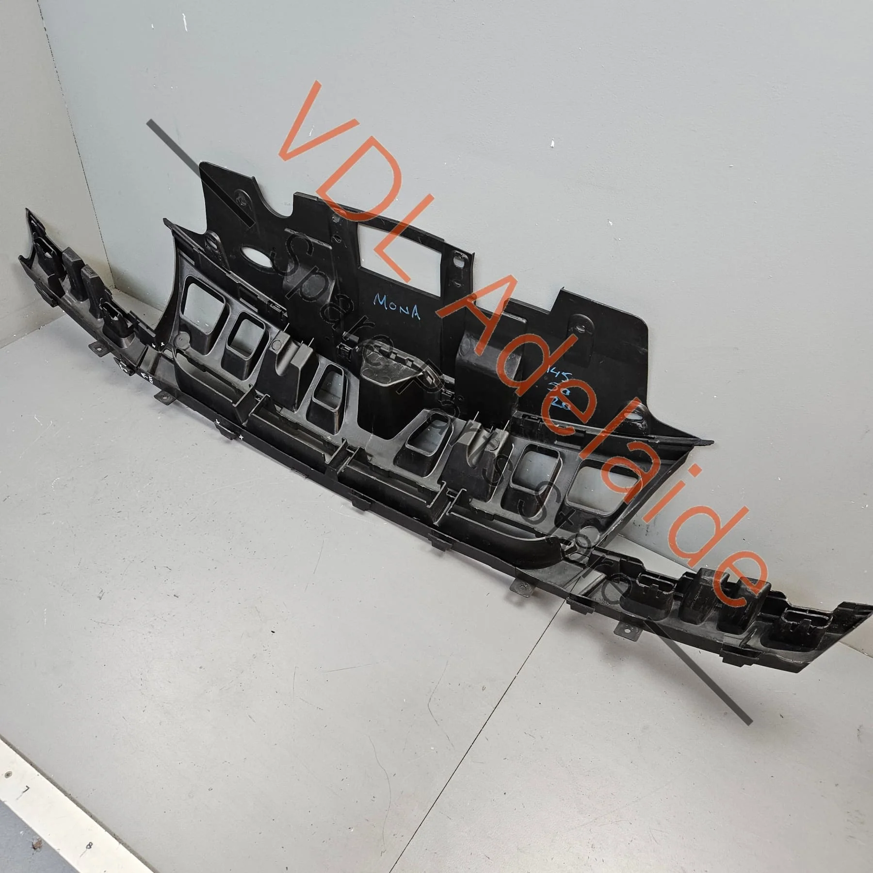 Renault Megane RS250 Front Bumper Backing Mounting Bracket Radiator Trim with ECU Vent Hole - Image 7