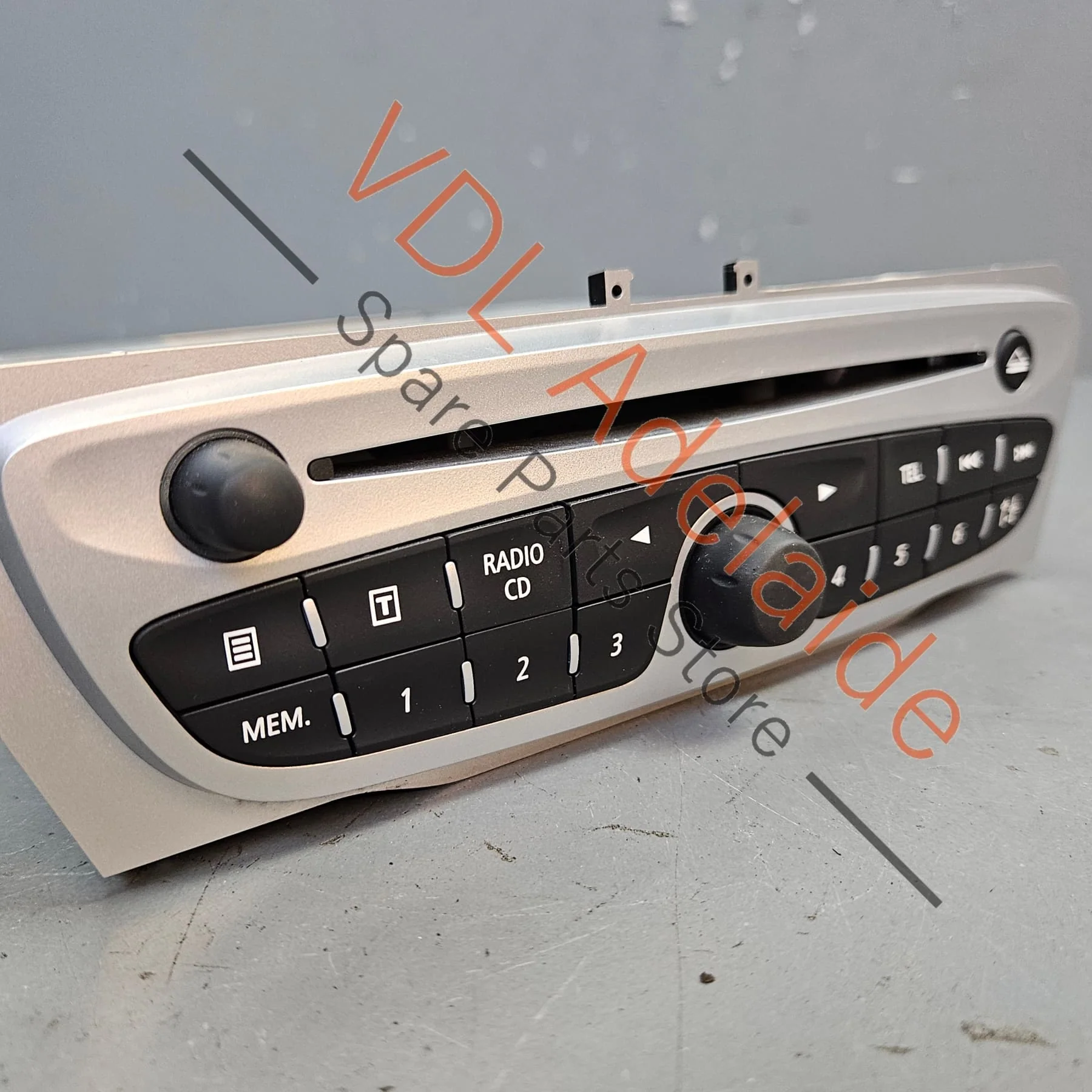 Renault Audio CD Radio Player Stacker Unit 281153051R - Image 6