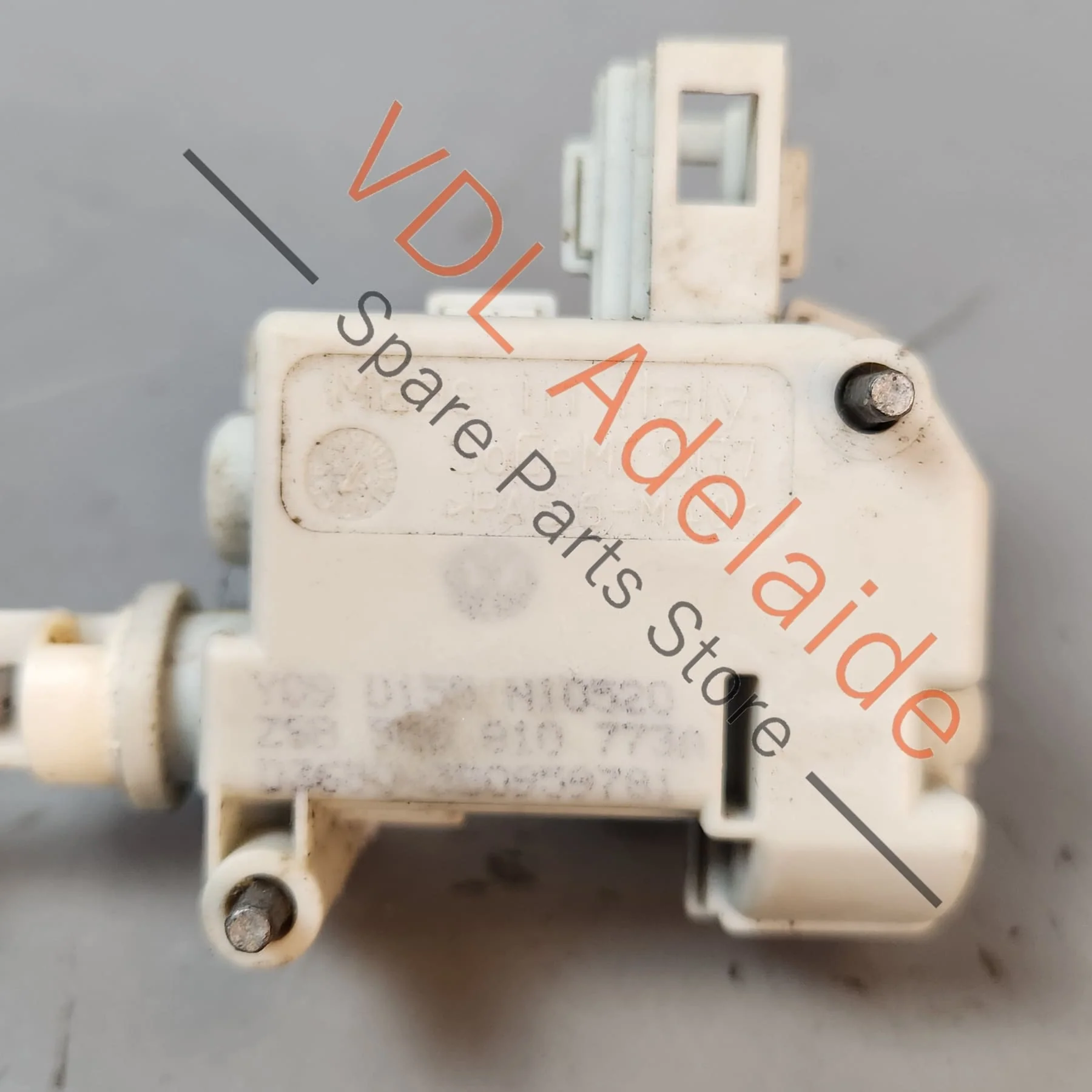 VW Golf Mk6 Fuel Cap Door Actuator Motor Lock 5K6810773A - Image 2