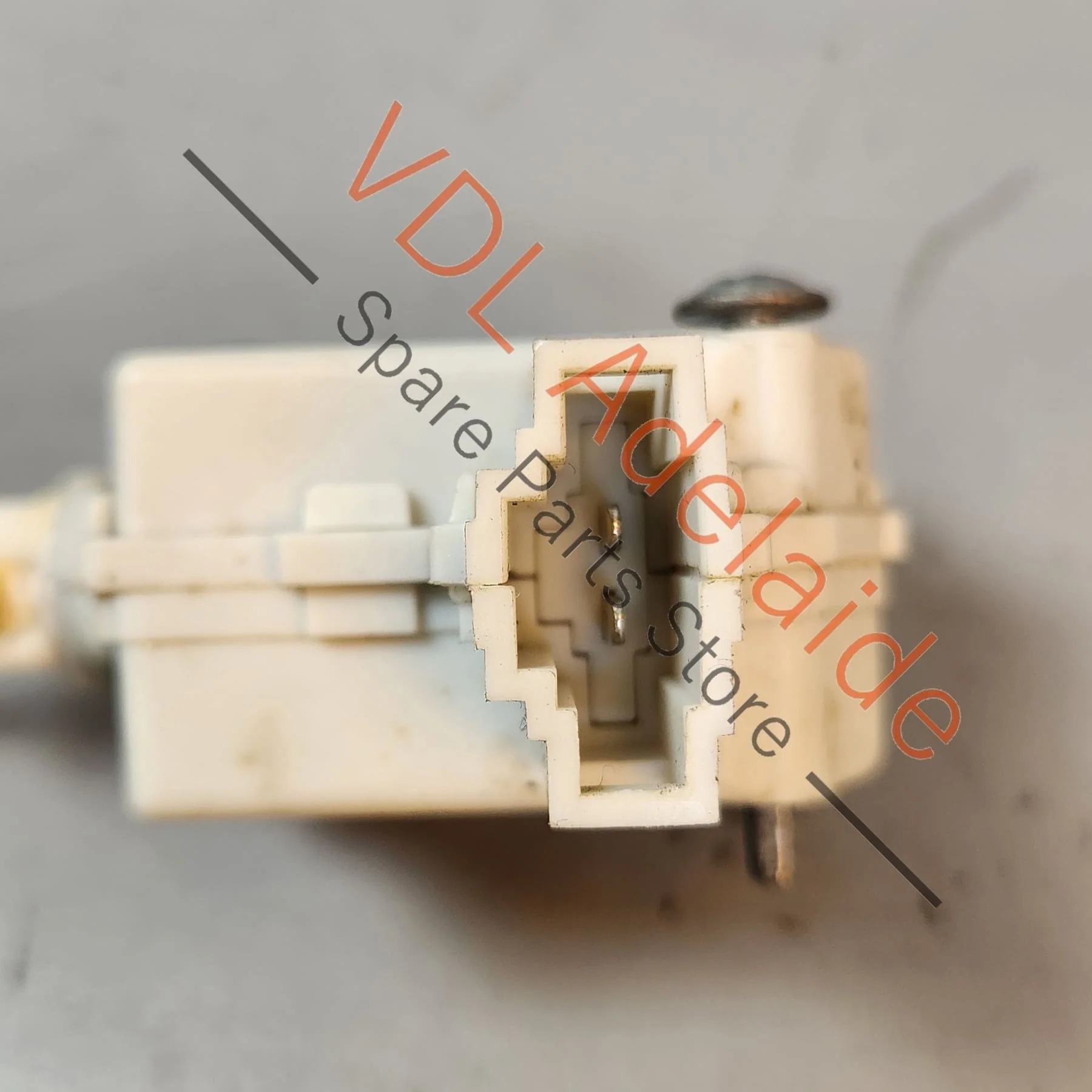 VW Golf Mk6 Fuel Cap Door Actuator Motor Lock 5K6810773A - Image 5