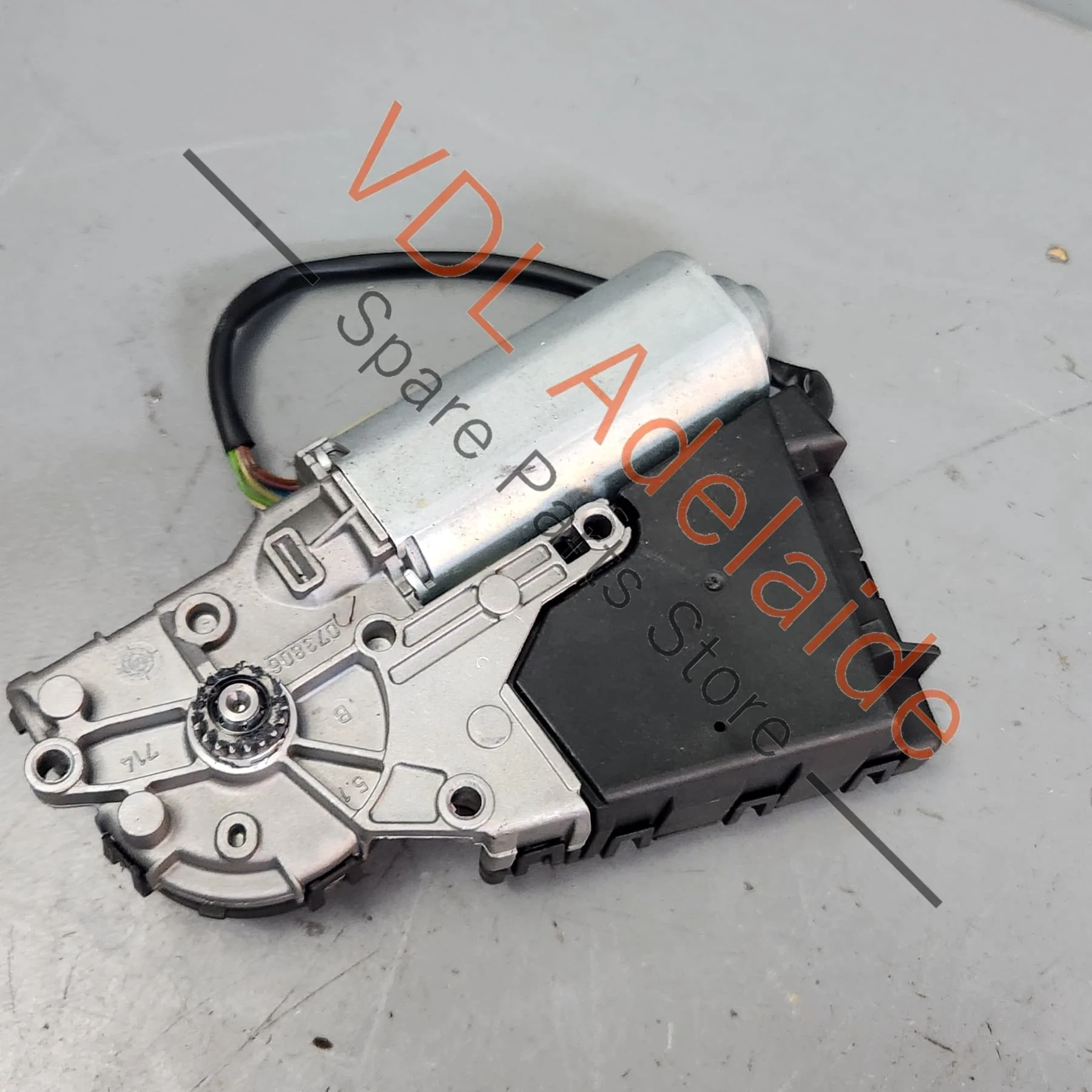VW Golf Passat Tiguan Sliding Glass Sunroof Roof Motor 1K0959591 - Image 3