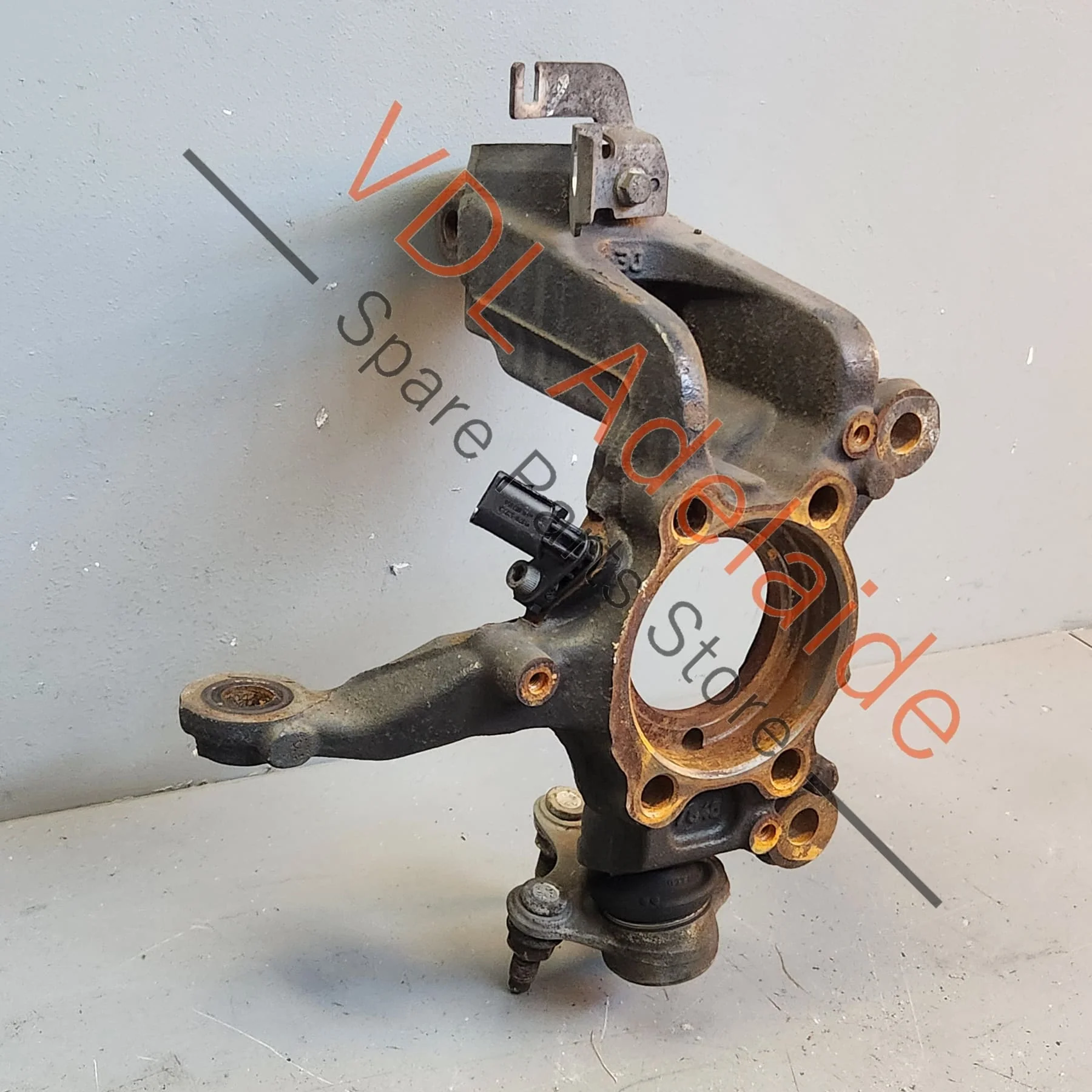 VW Golf Front Right Hub Knuckle Wheel Bearing Housing 1K0407256AA