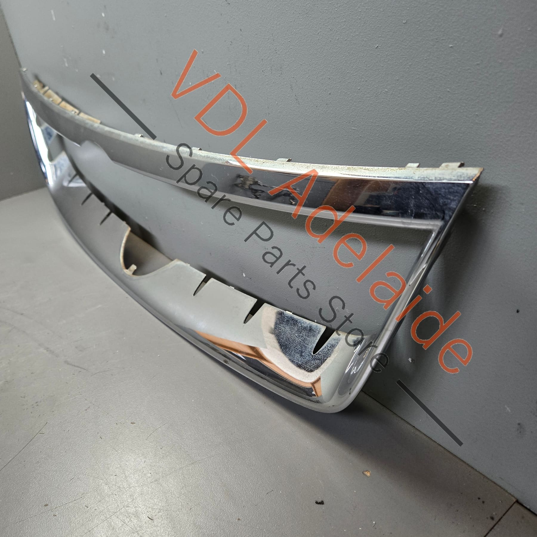 VW Touareg 7L 2006-2008 Front Grille Surround Chrome 7L6853653J - Image 2