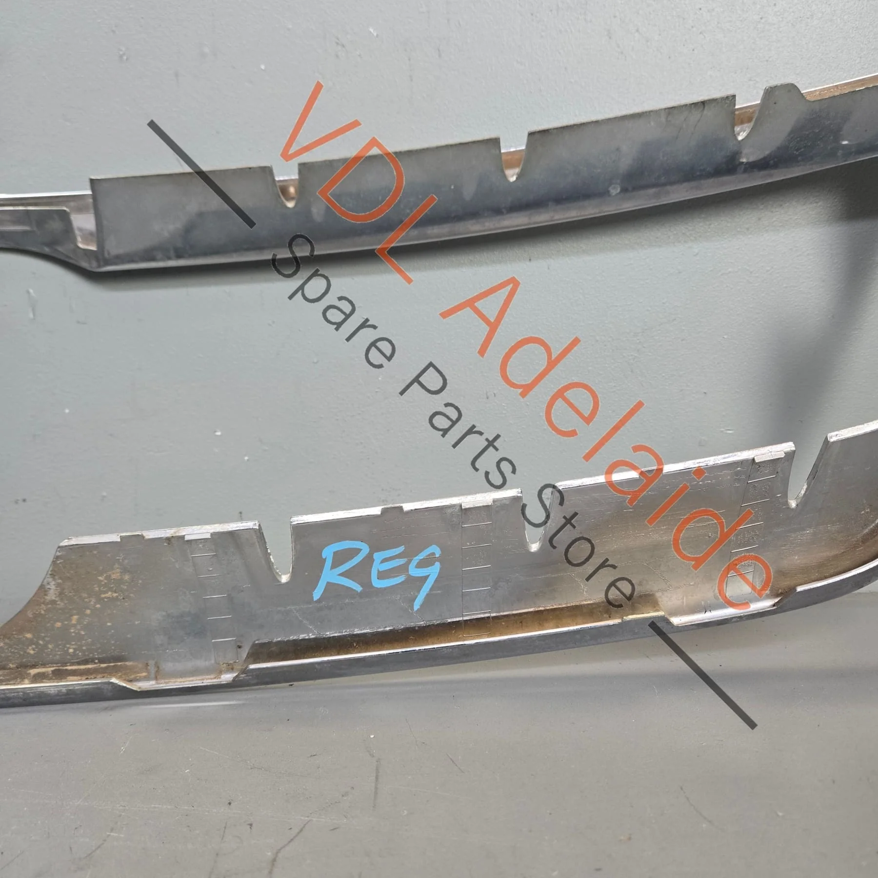 VW Touareg 7L 2006-2008 Front Grille Surround Chrome 7L6853653J - Image 5