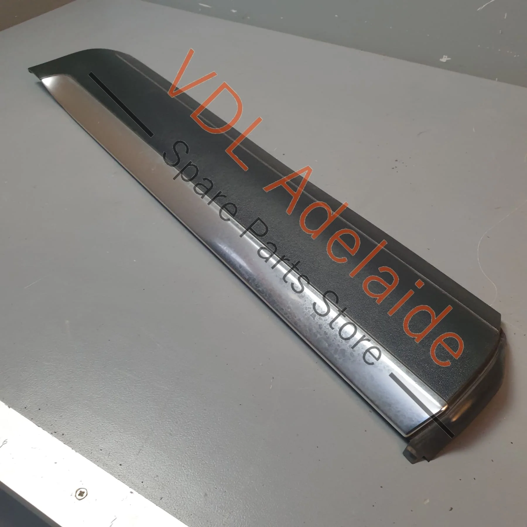 VW Touareg 7L Rear Left Protective Strip for Door 7L6839787G - Image 2