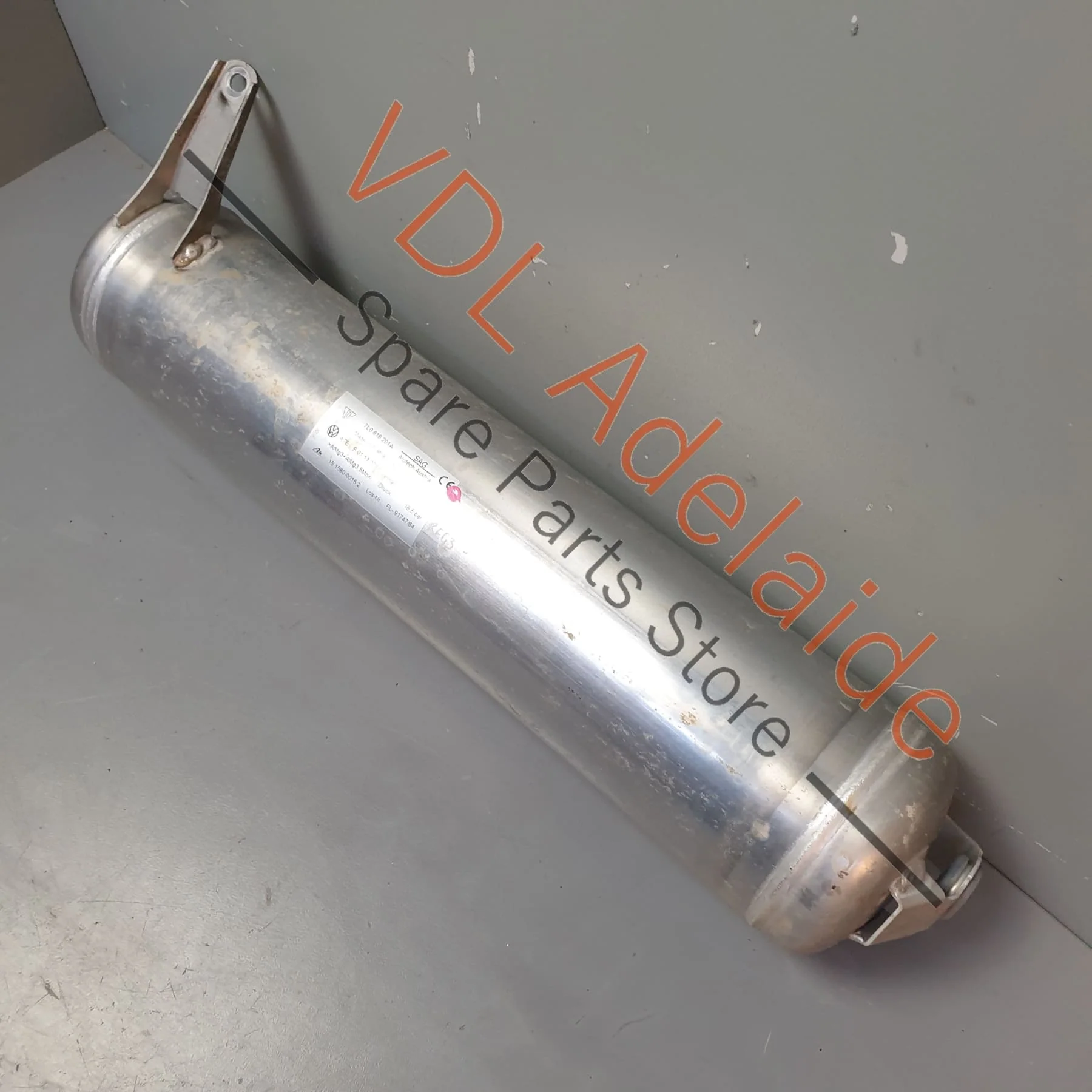 VW Touareg 7L Air Suspension Tank Cylinder Pressure Accumulator 7L0616201A