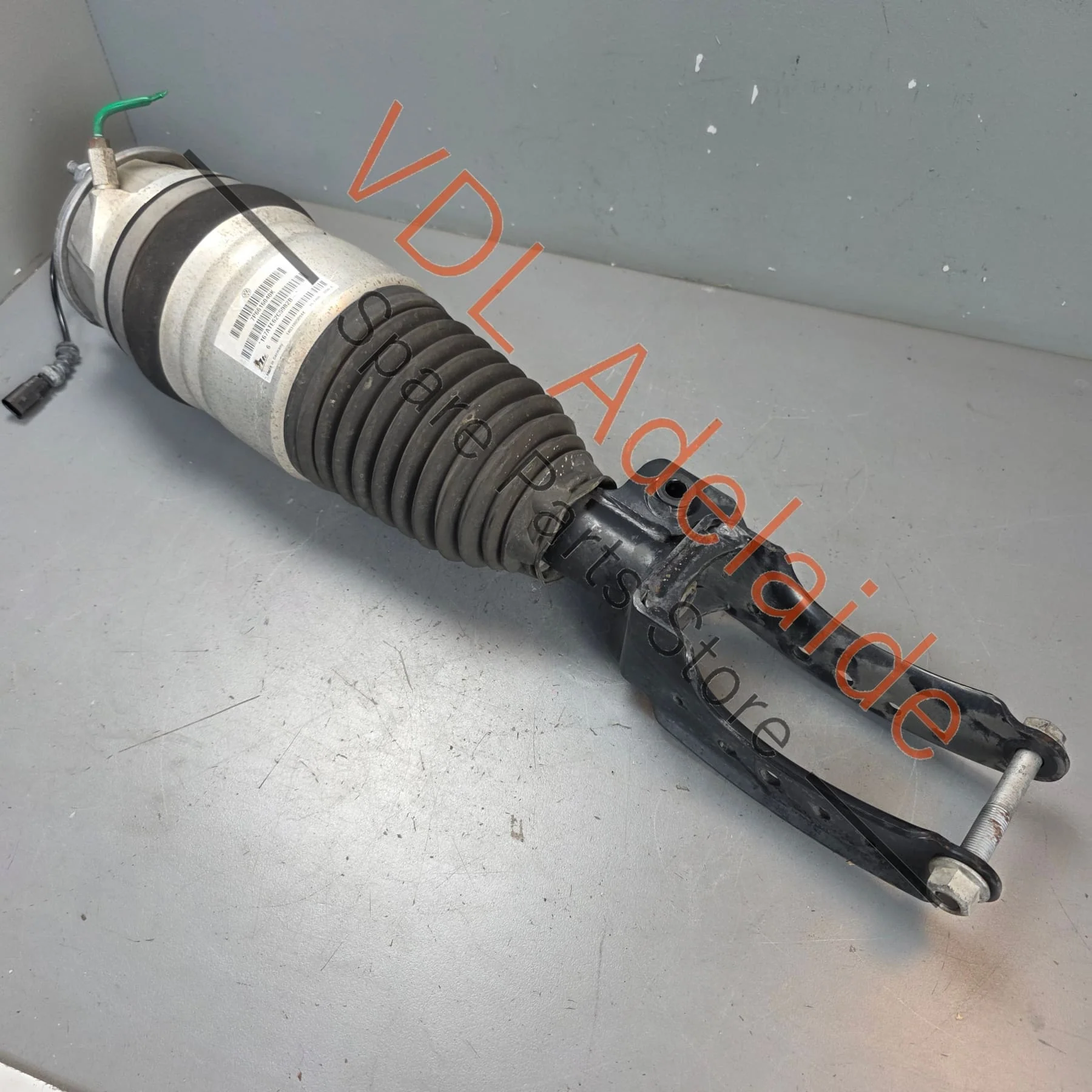 VW Touareg 7P Left Front Air Suspension Strut Shock Absorber 7P6616040K - Image 5