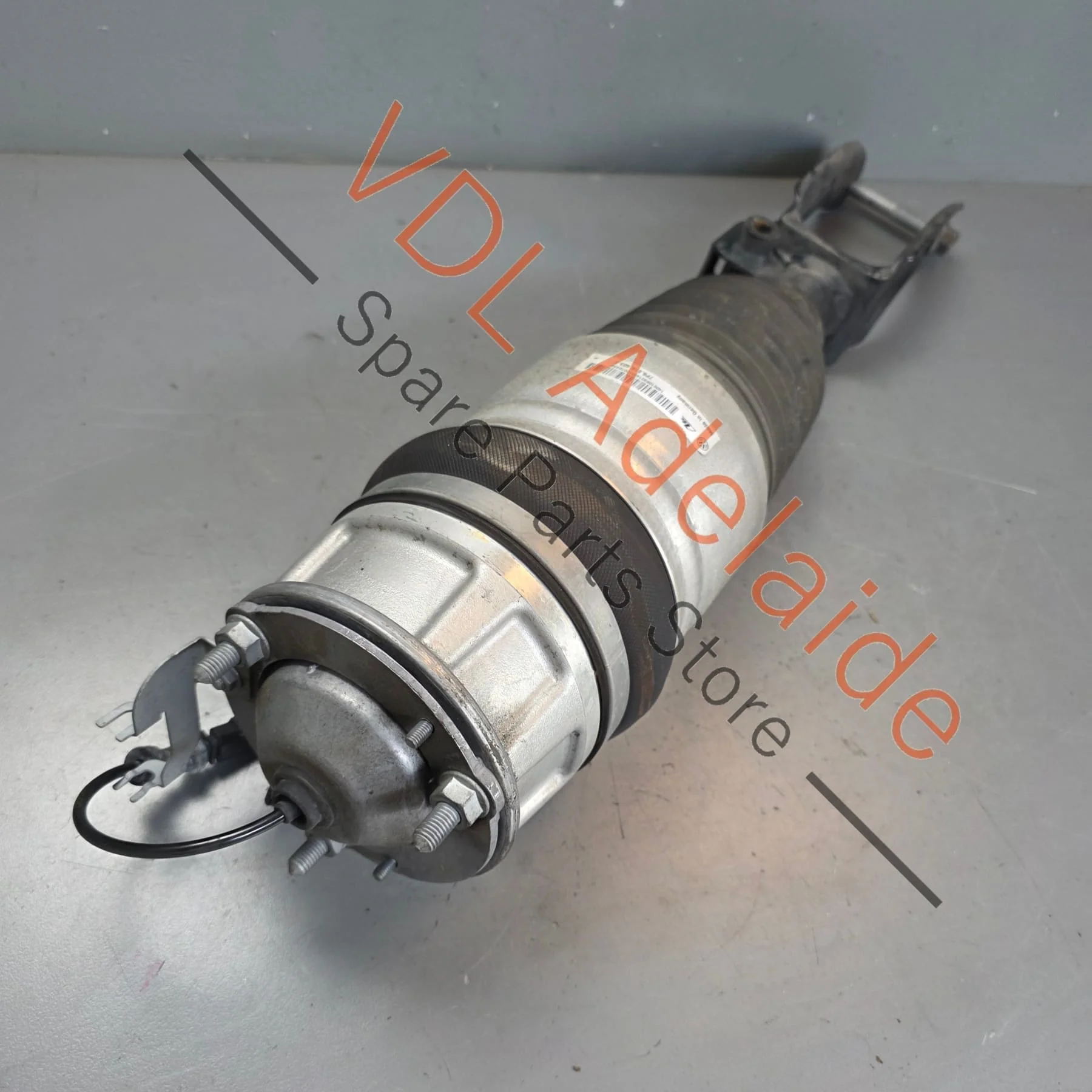 VW Touareg 7P Right Front Air Suspension Strut Shock Absorber 7P6616039K - Image 2