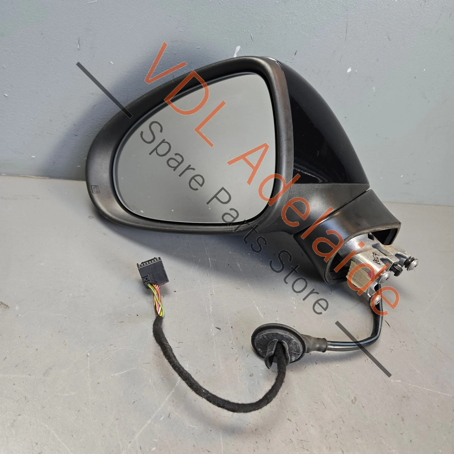 VW Touareg 7P Left Power Folding Side View Mirror with Automatic Dimming 7P6857508N 9B9