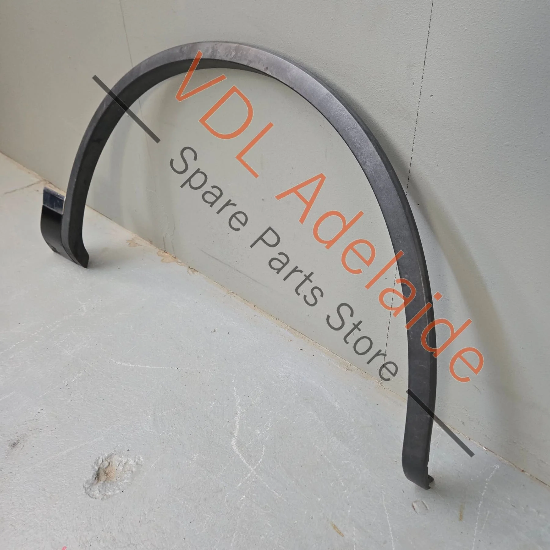 VW Touareg 7P Right Front Wheel Arch Trim Flare 7P6853718F GRU - Image 4