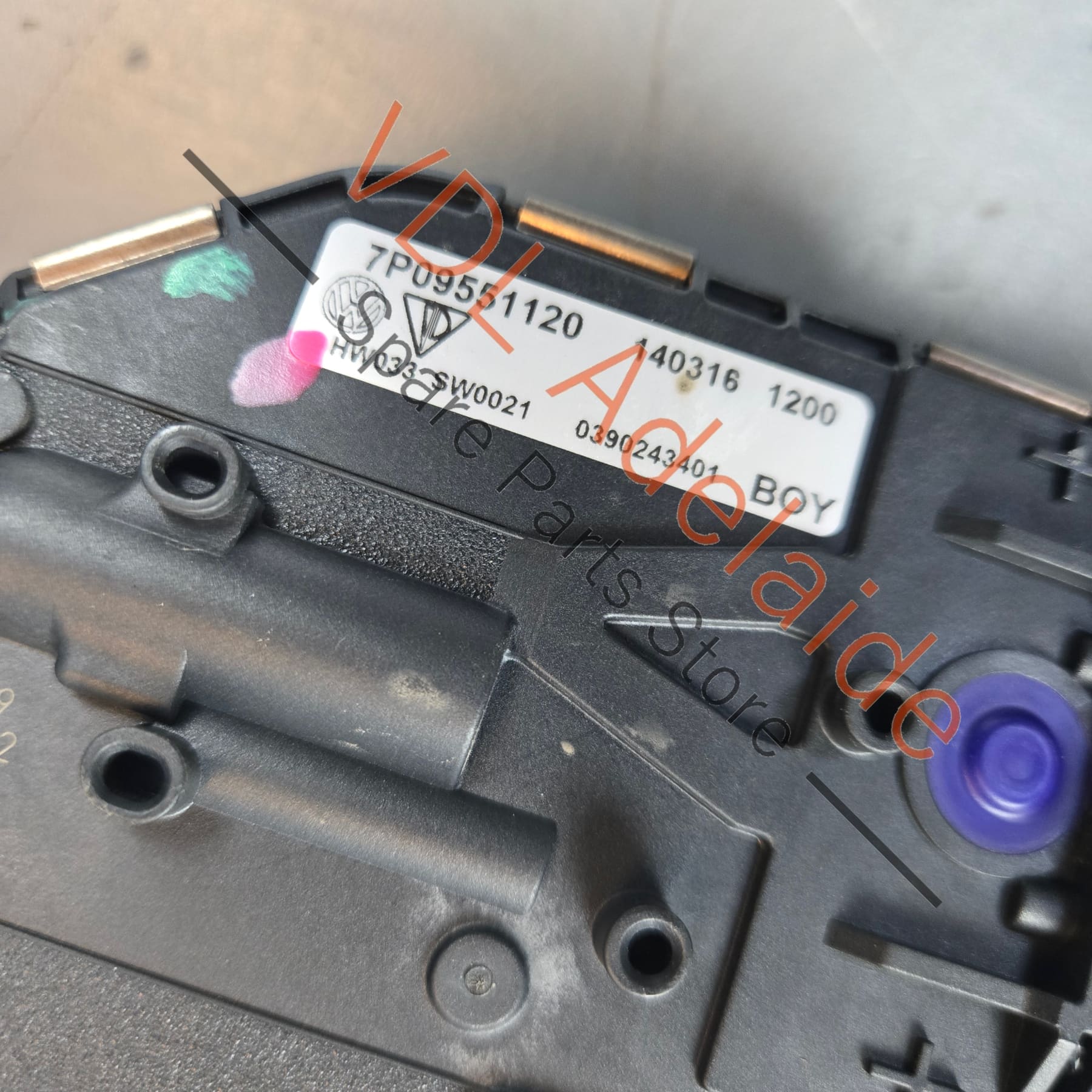 Porsche Cayenne 958 92A VW Touareg 7P Windscreen Wiper Motor and Linkage 7P0955024 7P09551120 - Image 3