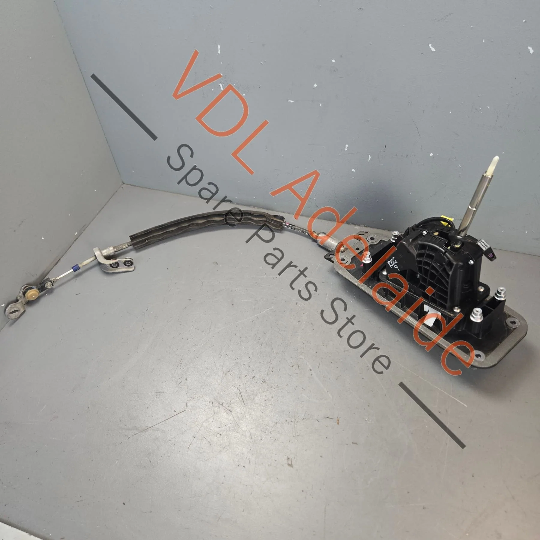 VW Touareg 7P Gear Selector Mechanism Shifter 7P2713025D