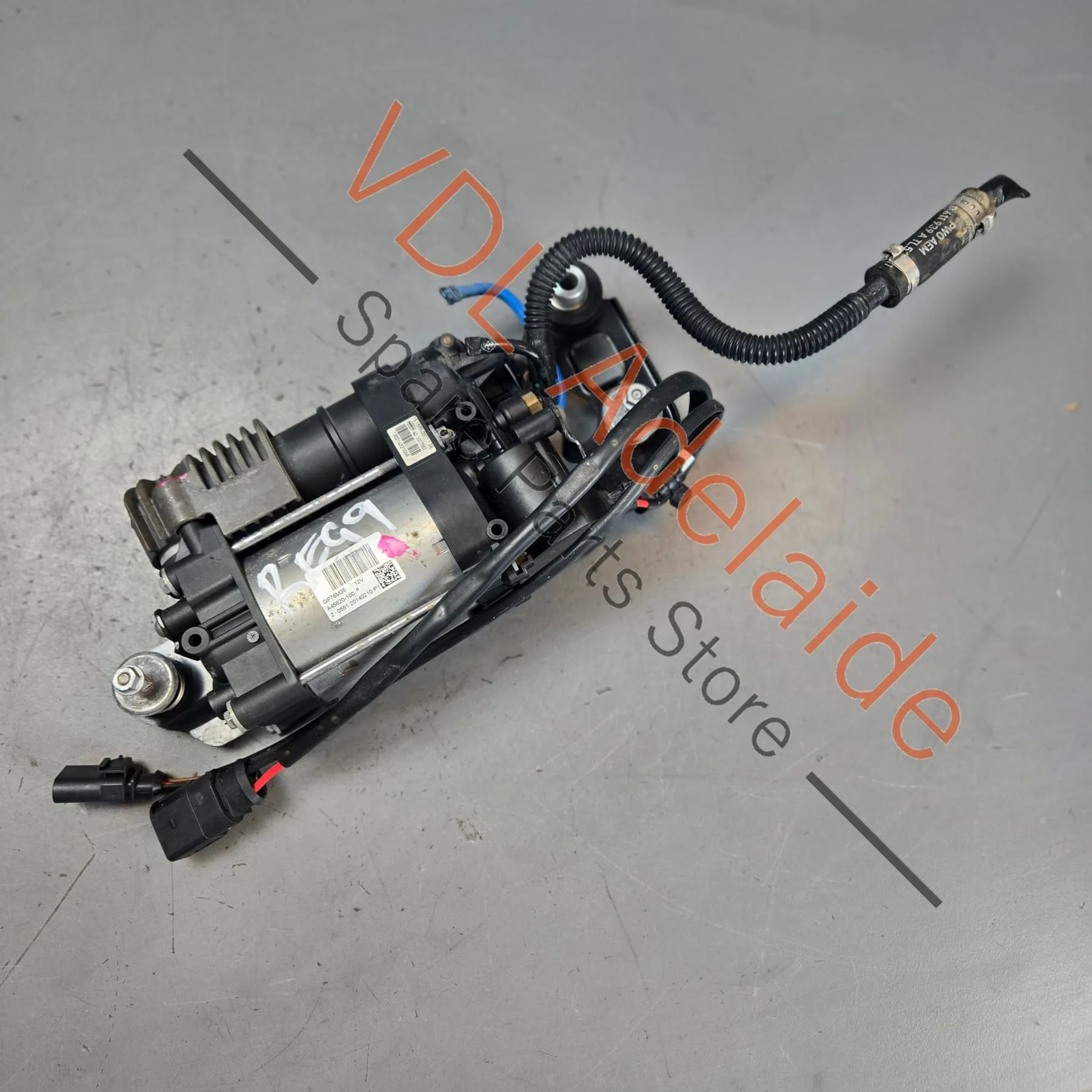 Genuine VW Touareg 7P Air Suspension Pump & Valve Block 7P0698007E 7P0698014B