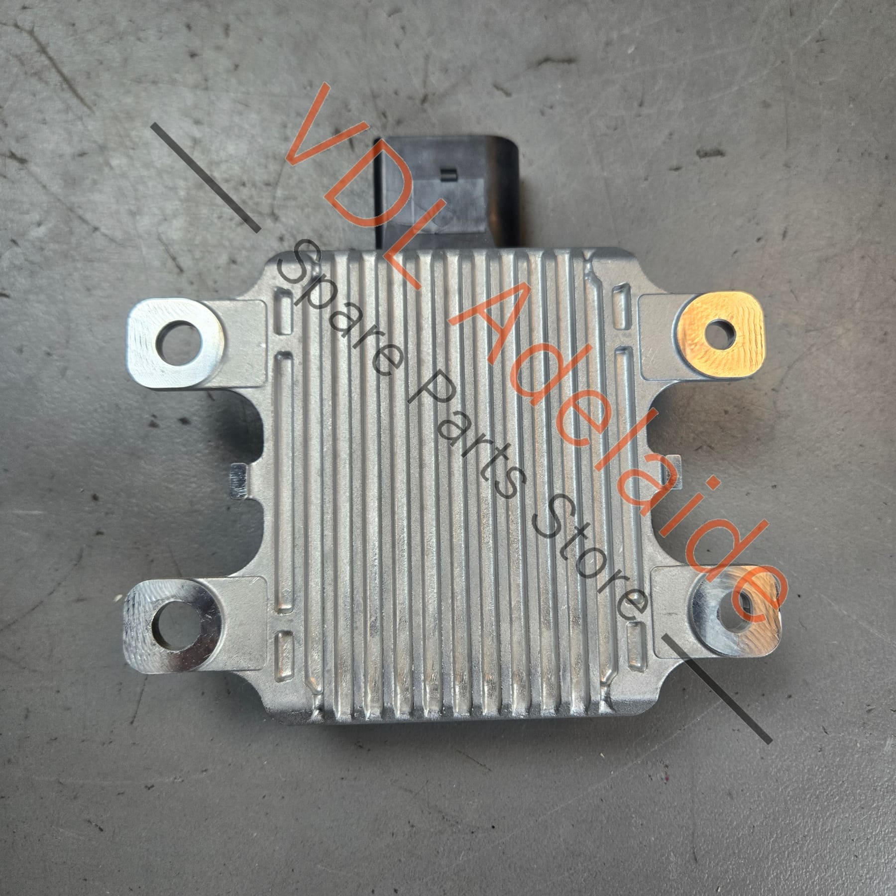 VW Touareg Porsche Cayenne Control Module for Gear Oil Pump 7P0927601A - Image 2