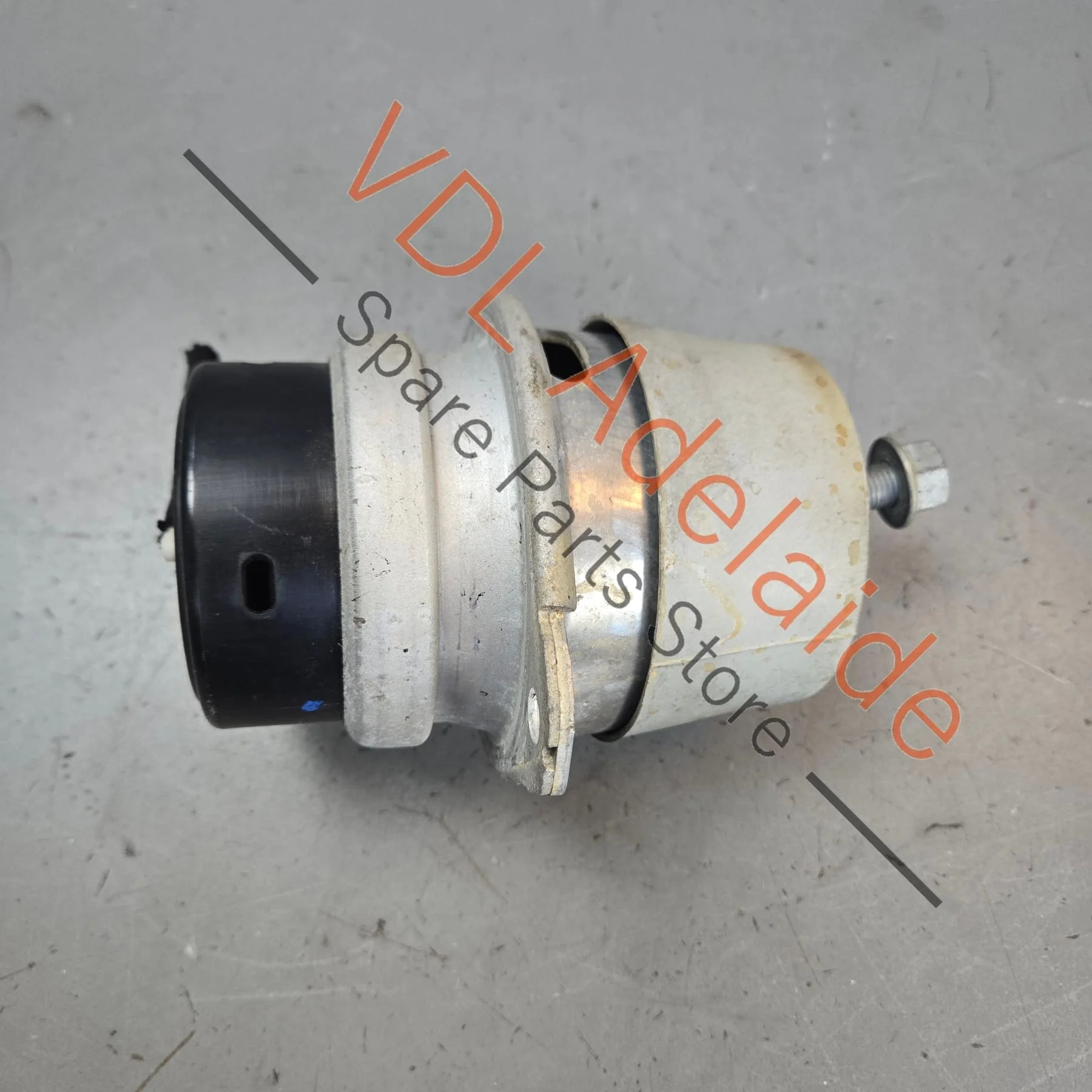 VW Touareg 7P Engine Mount 7L8199131F - Image 4