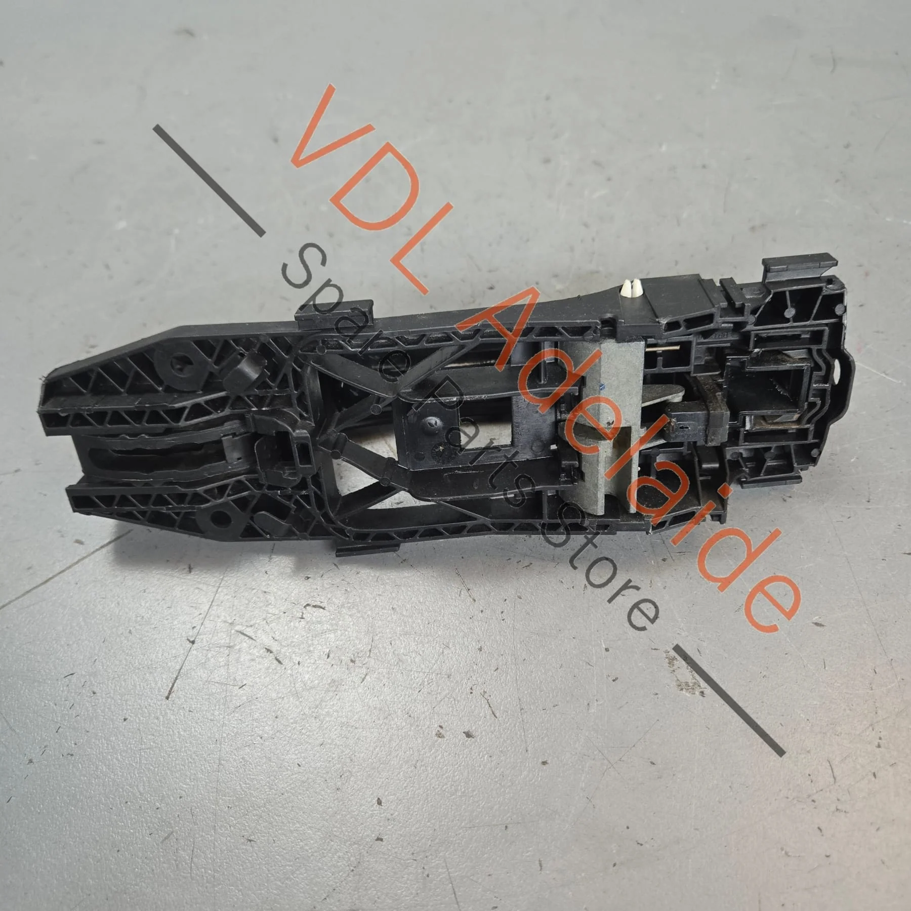 VW Touareg 7P Right side Exterior Door Handle 7P6837206H 5N0839885H - Image 4