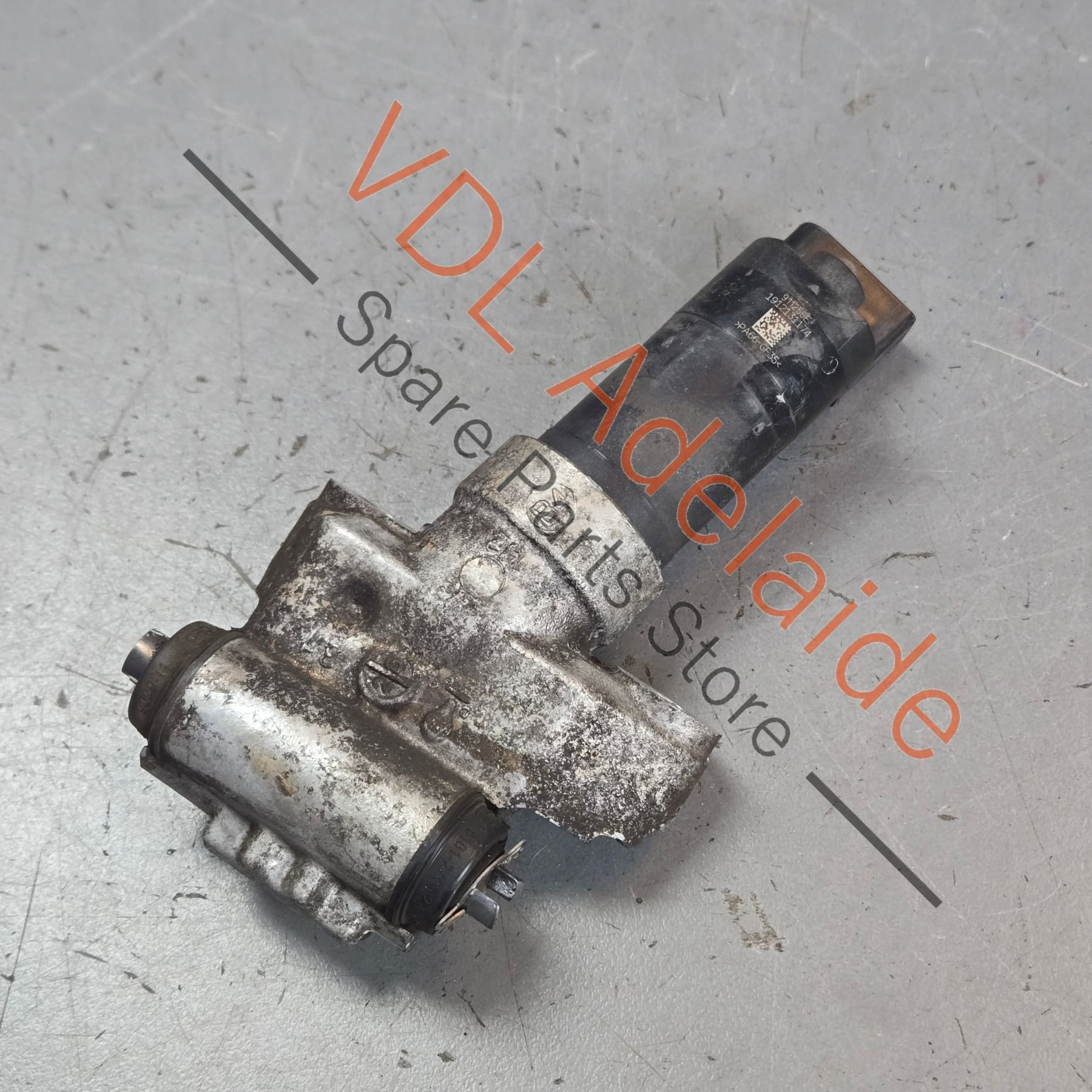 VW Touareg 7P Electric Handbrake Motor Servo Right 7P0609724B